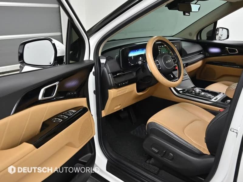 Kia Carnival 9-Seater Signature, 2023 г. 96911 км. — фото 11