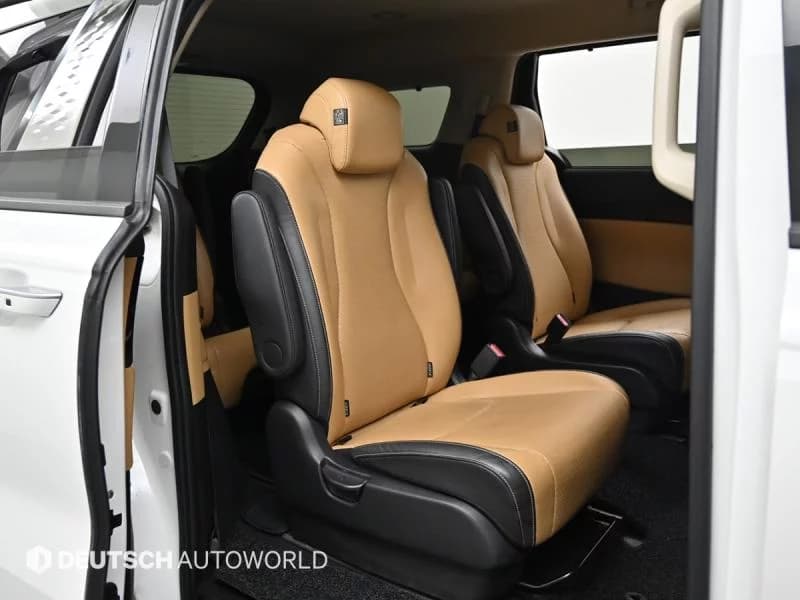 Kia Carnival 9-Seater Signature, 2023 г. 96911 км. — фото 12