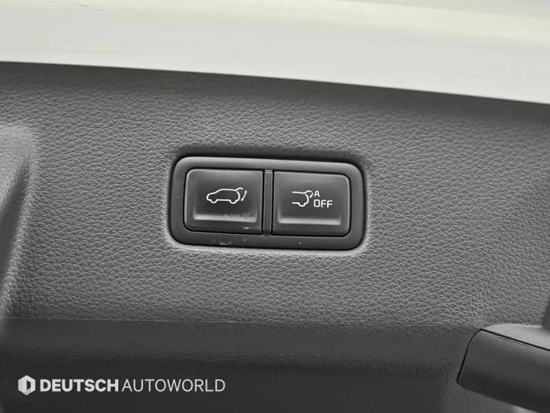 Kia Carnival 9-Seater Signature, 2023 г. 96911 км. — фото 18