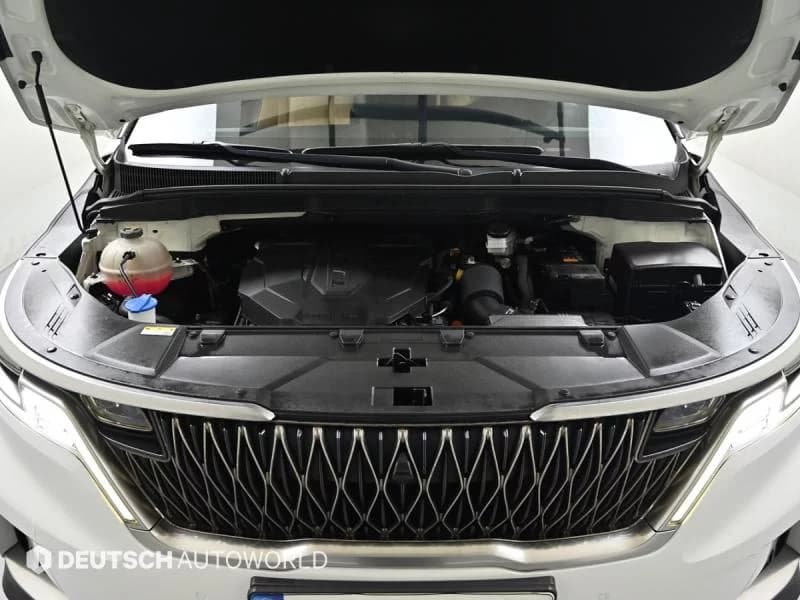 Kia Carnival 9-Seater Signature, 2023 г. 96911 км. — фото 19