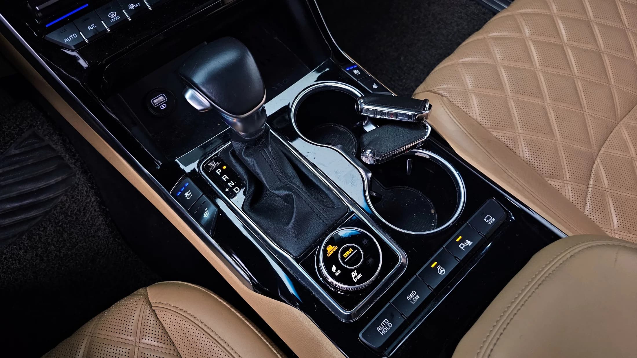 Kia Mohave Diesel 3.0 4WD 7-Seater Masters, 2021 г. 85948 км. — фото 9