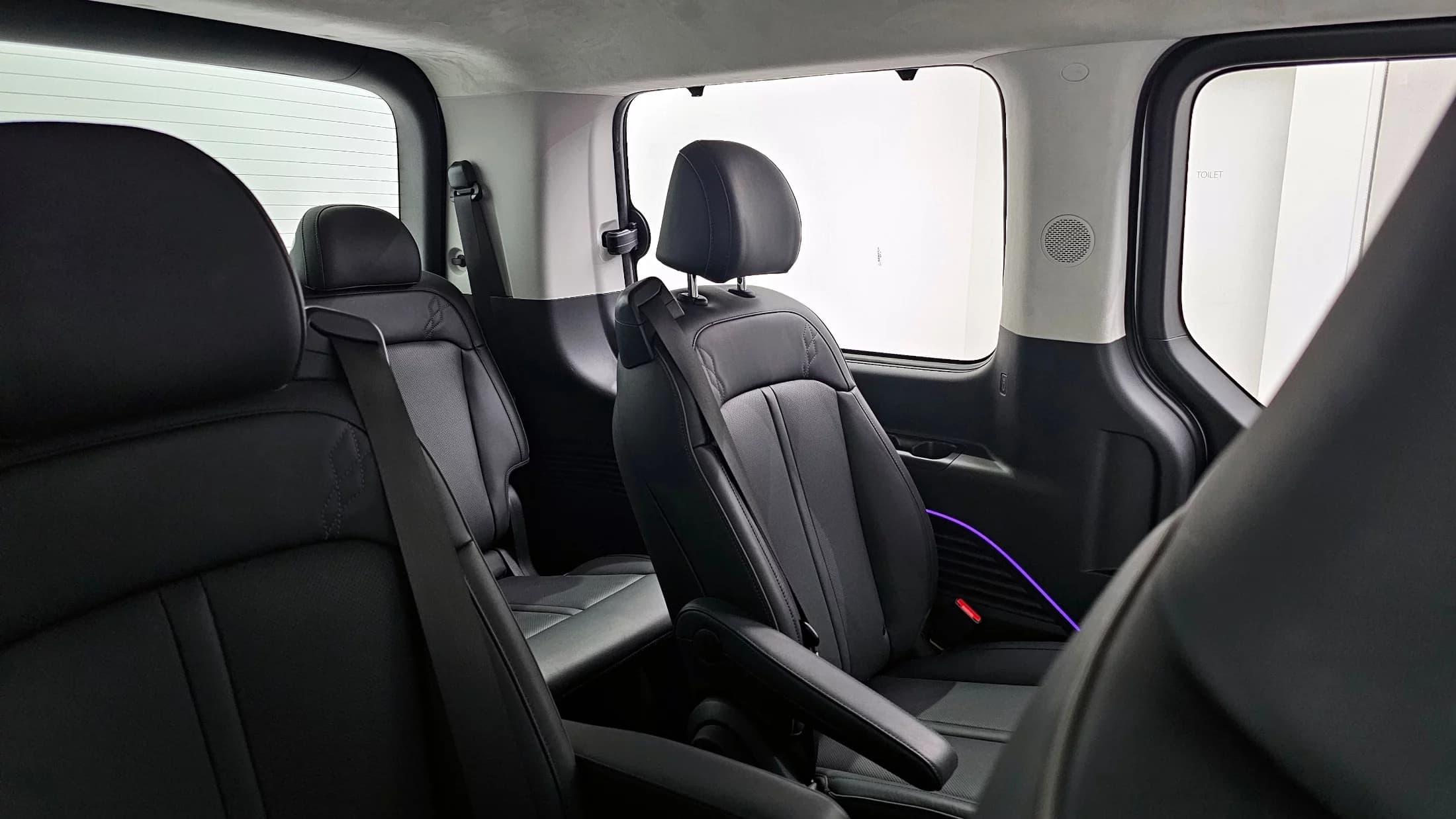 Hyundai Staria Lounge 9-Seater Inspiration, 2024 г. 40593 км. — фото 16
