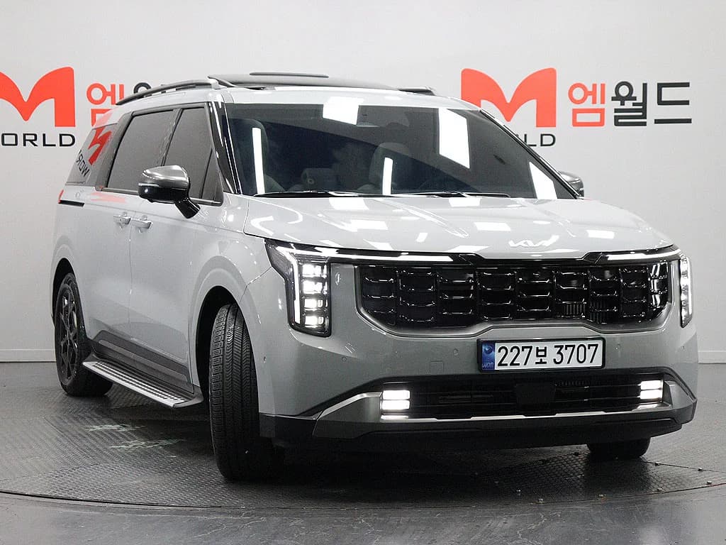 Kia Carnival HEV 9seater Gravity, гибрид, 2025 г. 6328 км. — фото 3