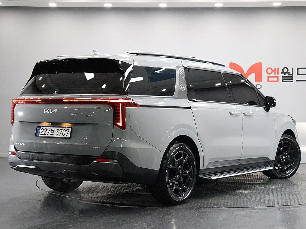 Kia Carnival HEV 9seater Gravity, гибрид, 2025 г. 6328 км. — фото 4
