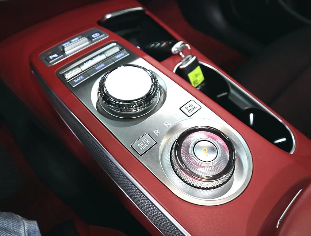 Genesis GV70 2.5T Gasoline 2WD, 2021 г. 28928 км. — фото 16