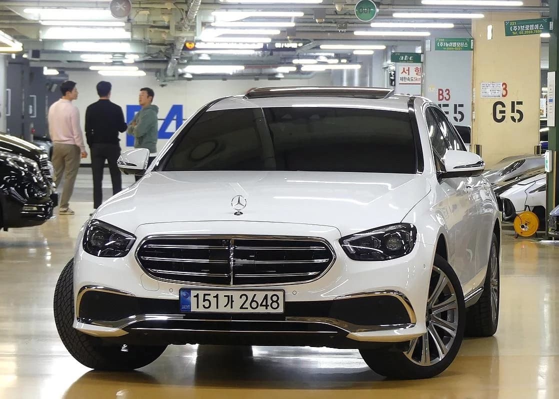 Mercedes-Benz E-Class E350 4MATIC Exclusive, 2023 г. 31142 км. — фото 3