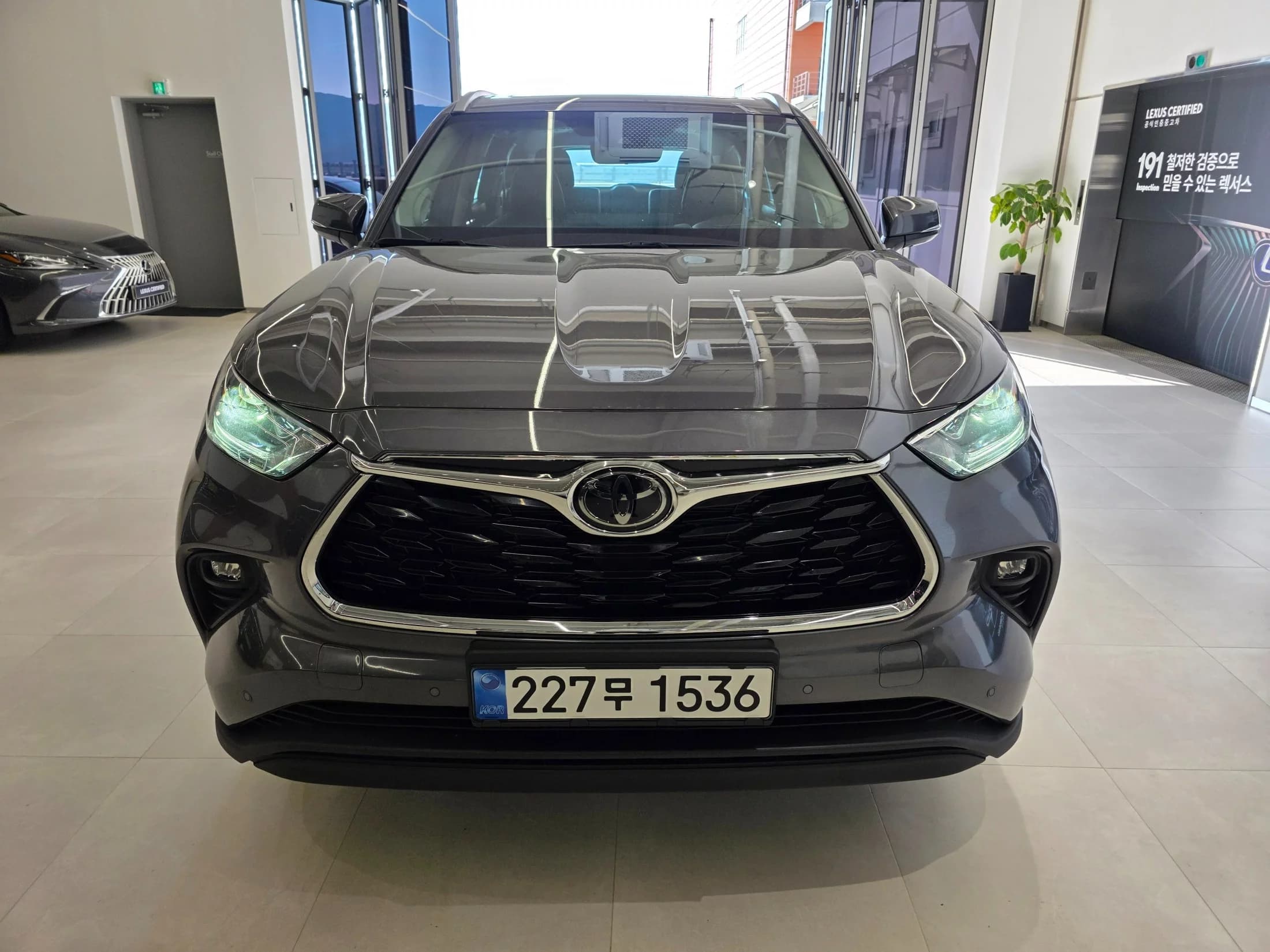 Toyota HIGHLANDER 2.5 4WD Limited, гибрид, 2025 г. 4653 км. — фото 3
