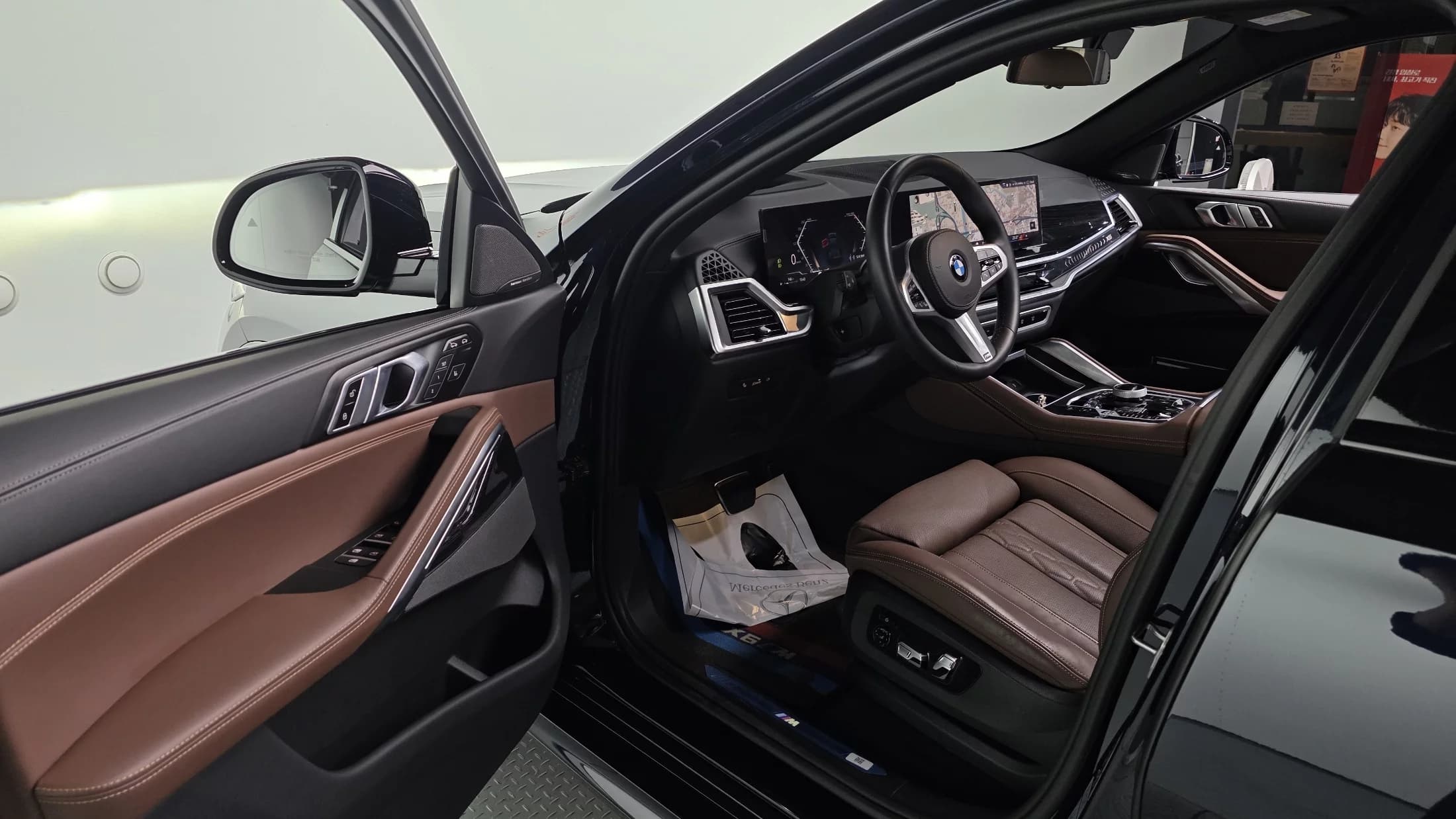 BMW X6 xDrive40i M Sport, 2023 г. 15758 км. — фото 11