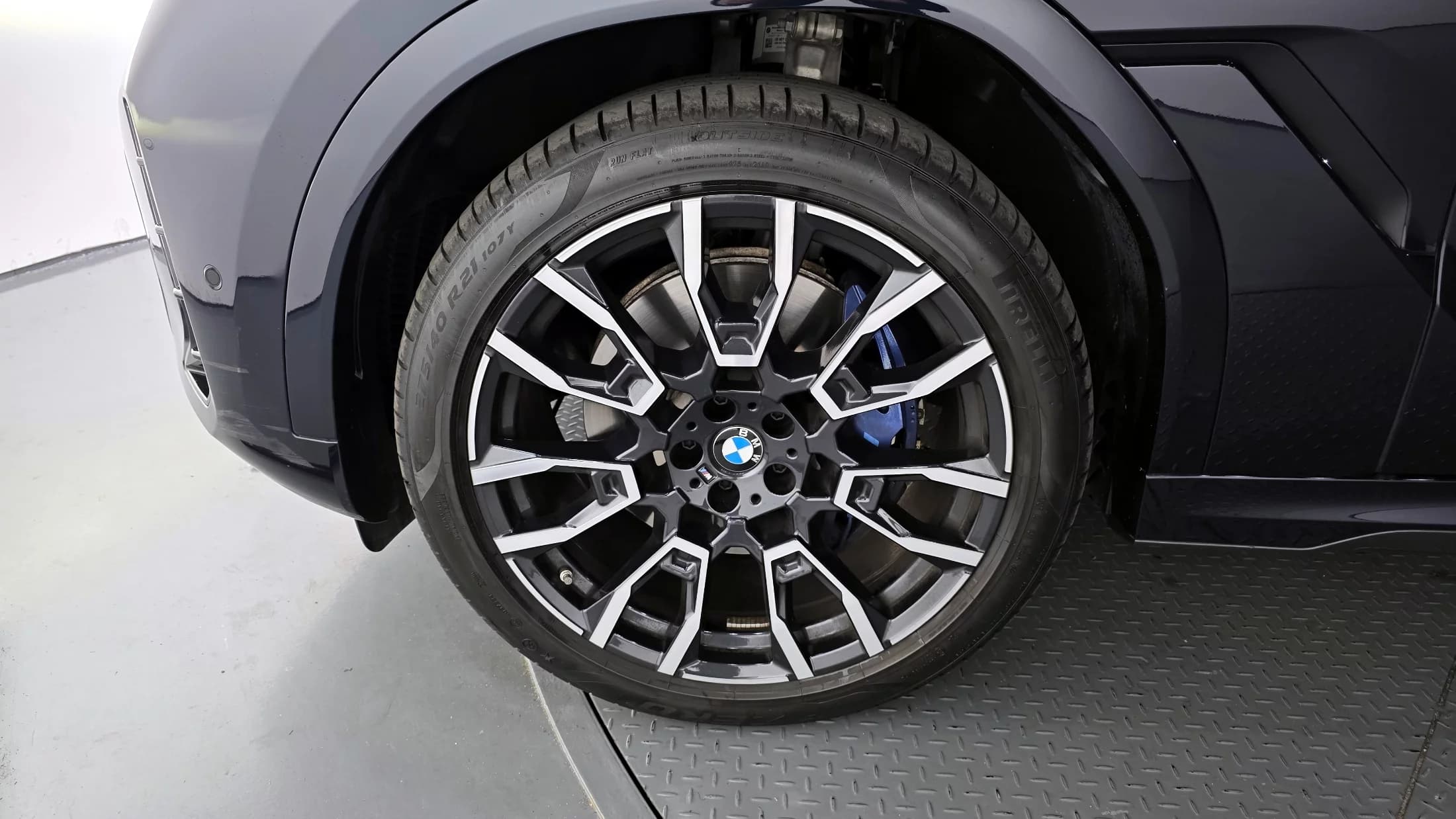 BMW X6 xDrive40i M Sport, 2023 г. 15758 км. — фото 5