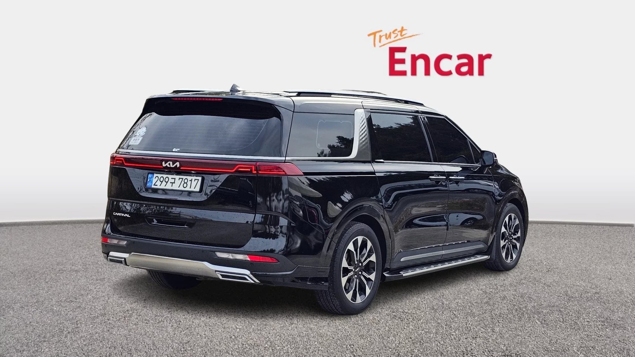 Kia Carnival 7-Seater Signature, 2021 г. 68989 км. — фото 2