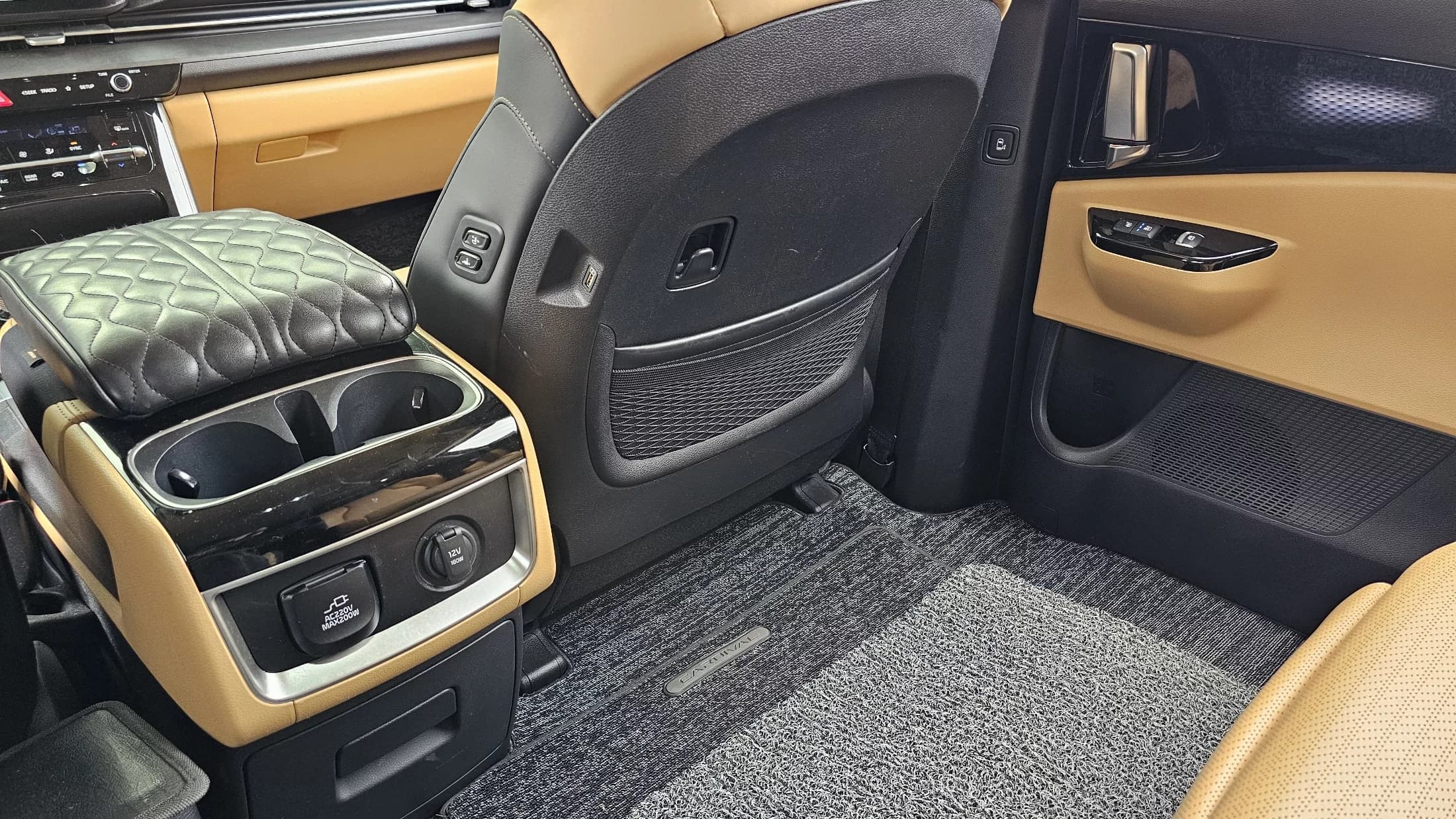 Kia Carnival 7-Seater Signature, 2021 г. 68989 км. — фото 19
