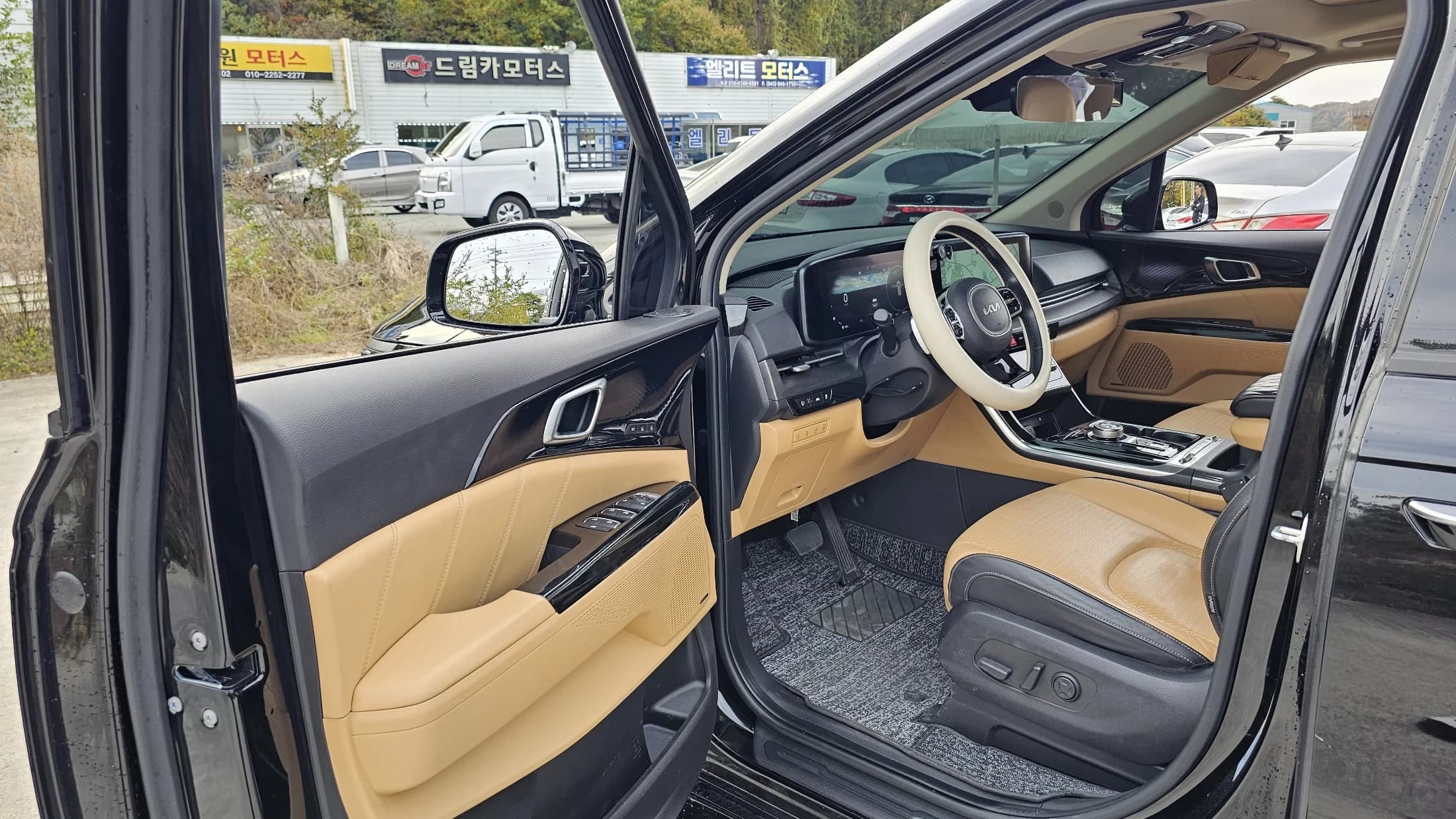 Kia Carnival 7-Seater Signature, 2021 г. 68989 км. — фото 10