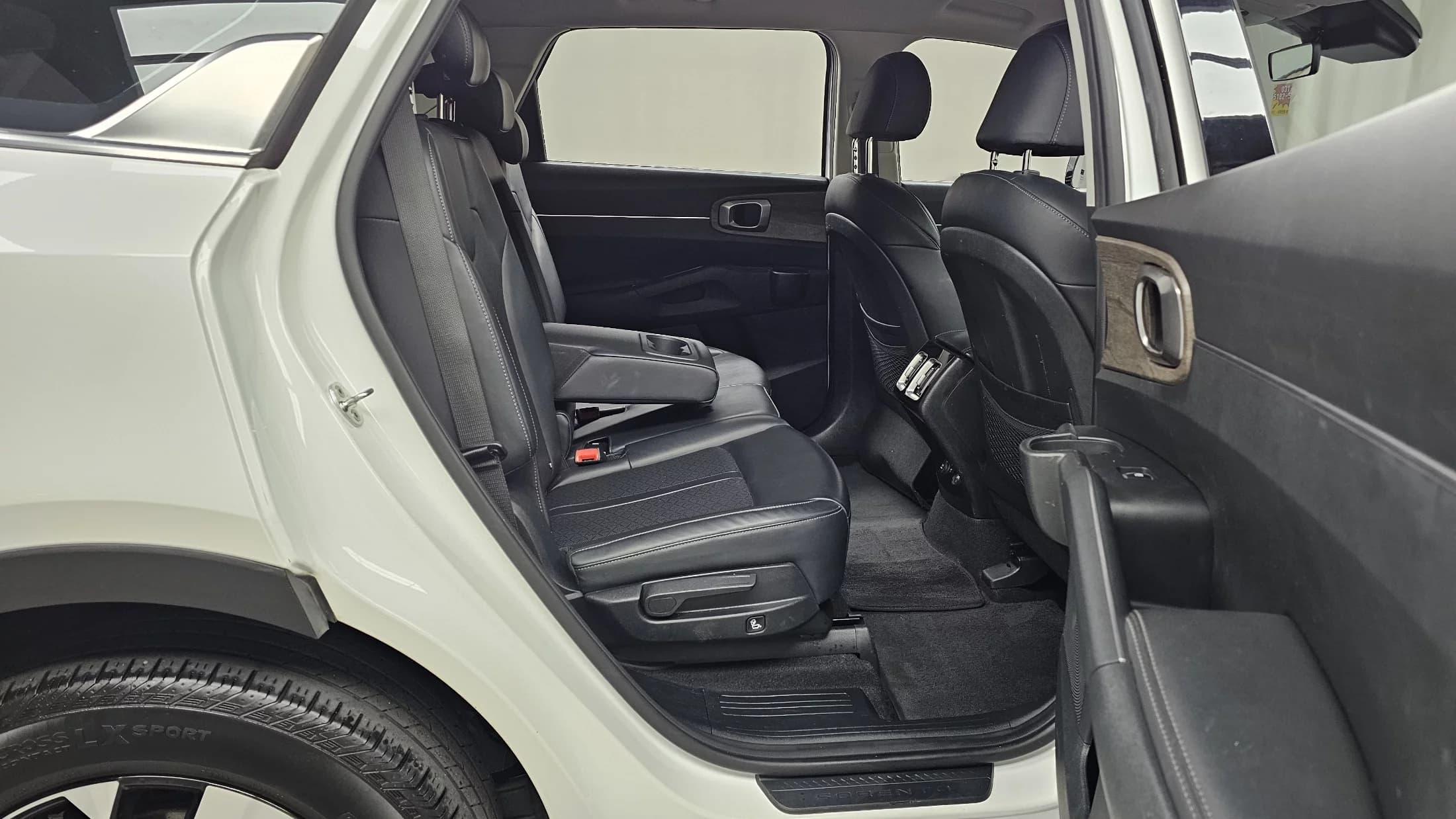 Kia Sorento Gasoline 2.5T 2WD Trendy, 2022 г. 79907 км. — фото 12