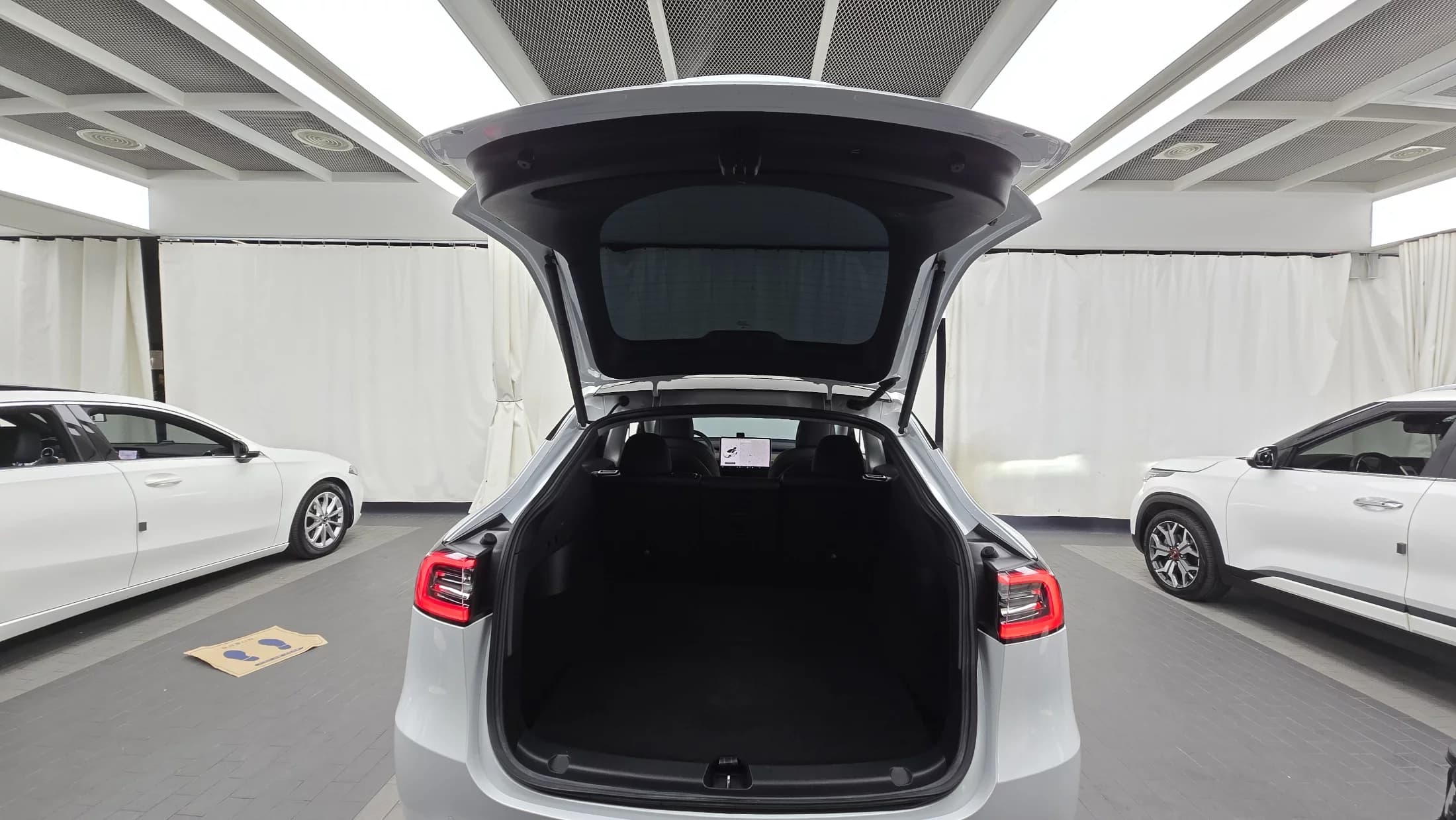 Tesla Model Y Standard Range, электромобиль, 2021 г. 90175 км. — фото 20