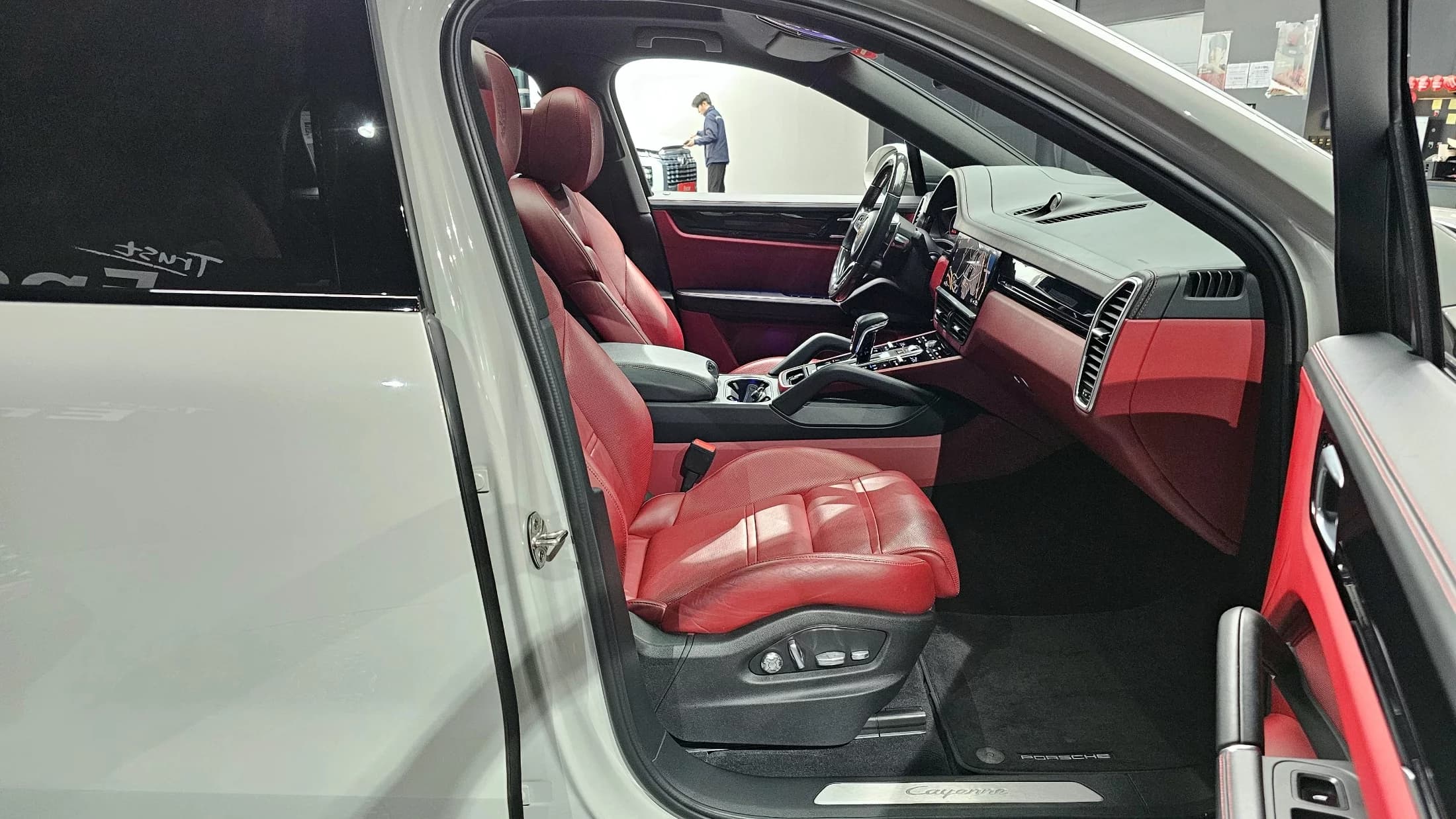 Porsche CAYENNE 3.0 Coupe, 2021 г. 33848 км. — фото 10