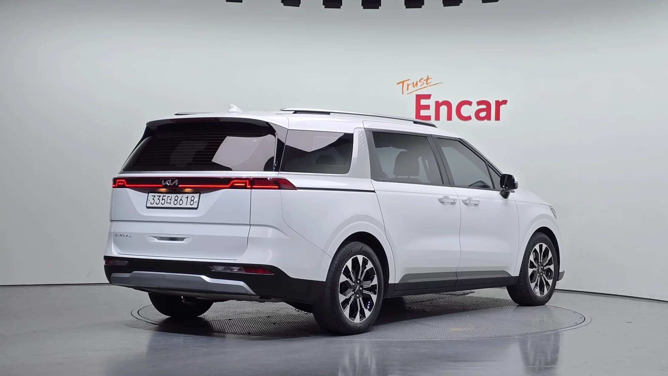 Kia Carnival 9-Seater Prestige, 2021 г. 121782 км. — фото 2