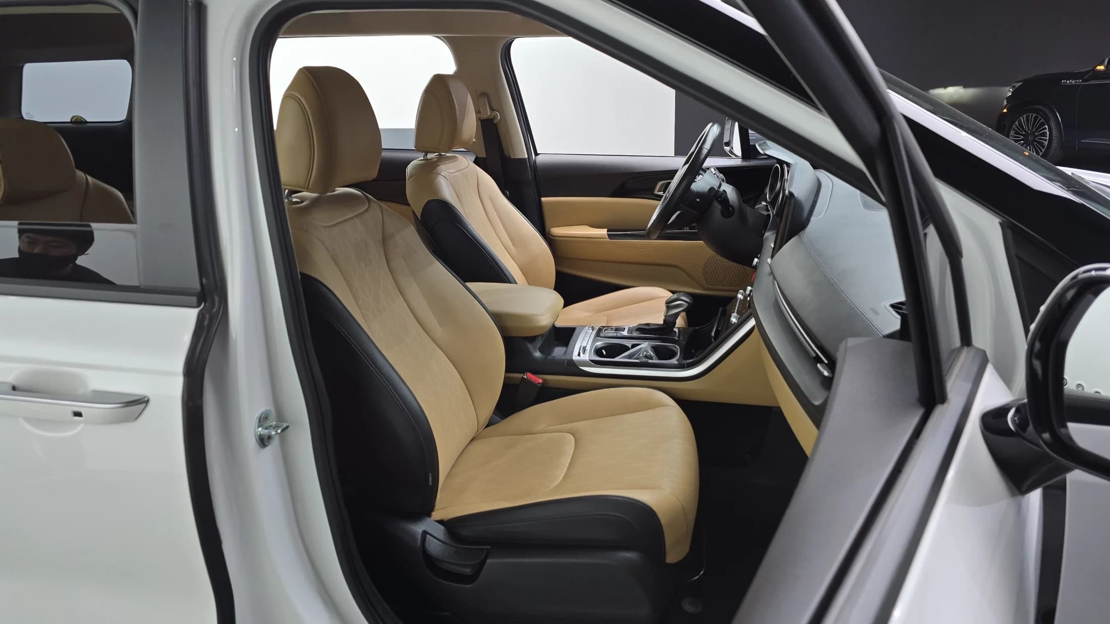 Kia Carnival 9-Seater Prestige, 2021 г. 121782 км. — фото 12