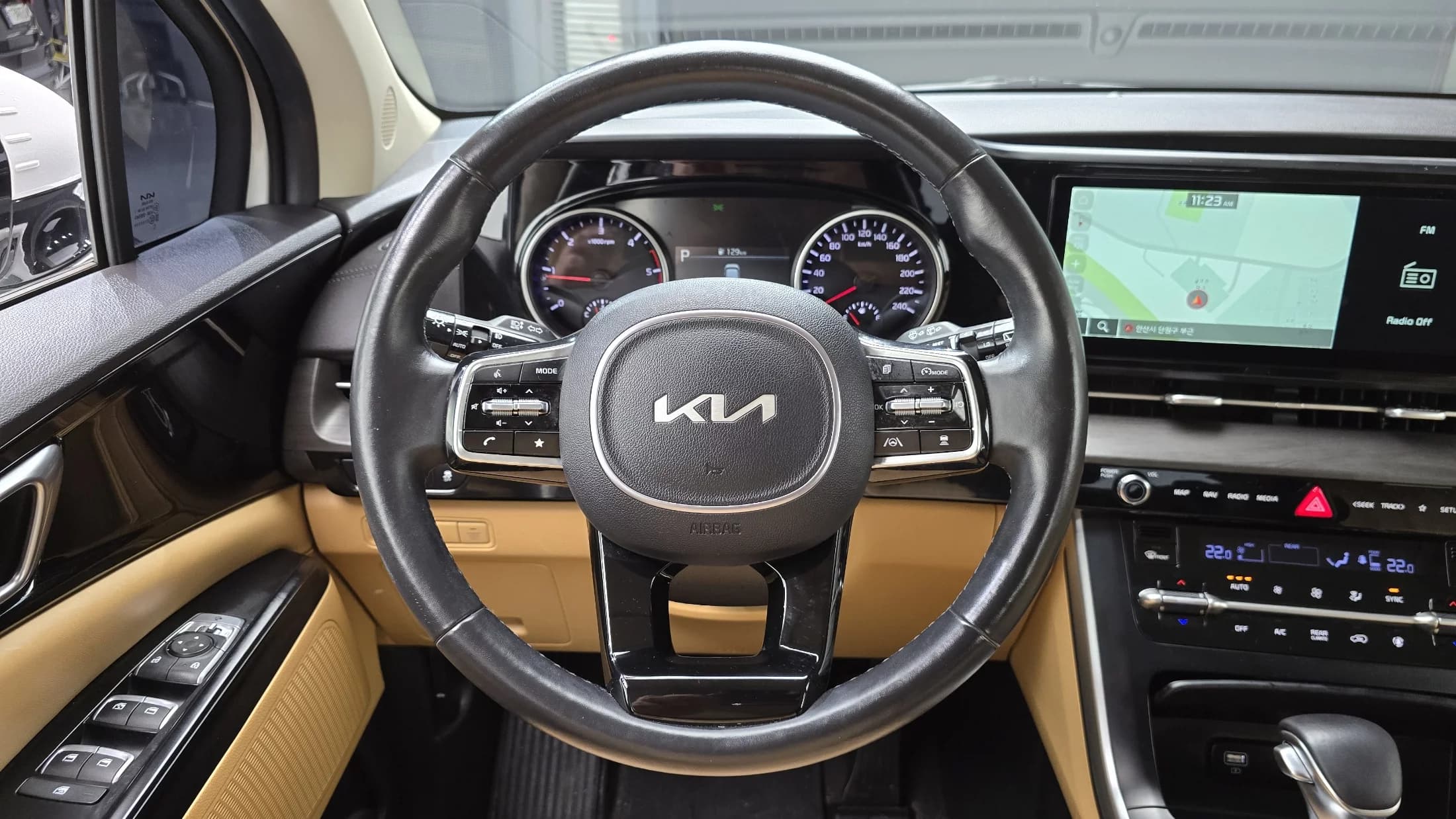 Kia Carnival 9-Seater Prestige, 2021 г. 121782 км. — фото 13