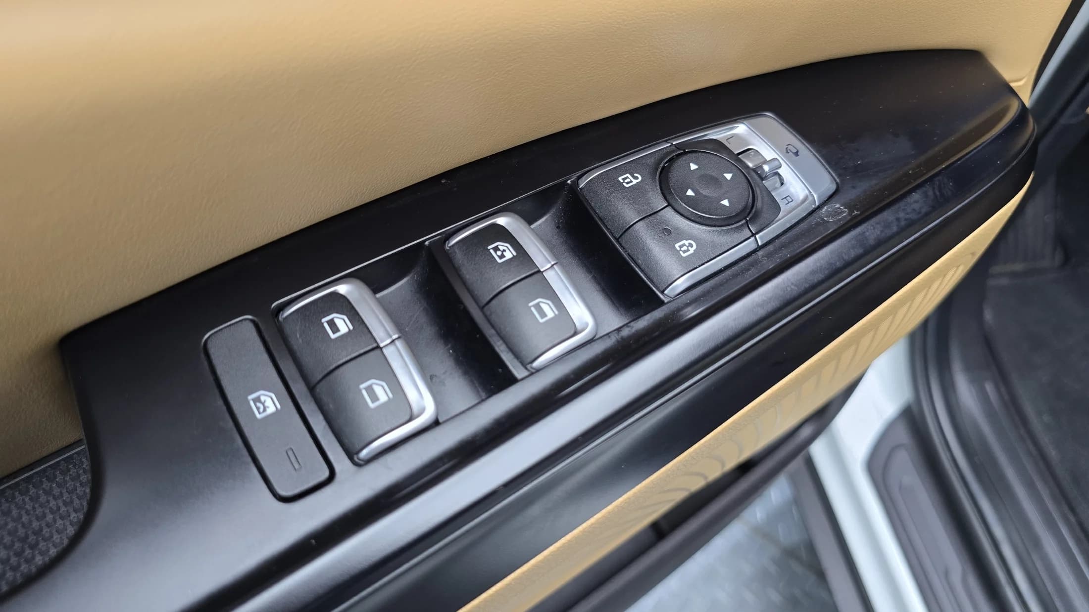 Kia Carnival 9-Seater Prestige, 2021 г. 121782 км. — фото 14