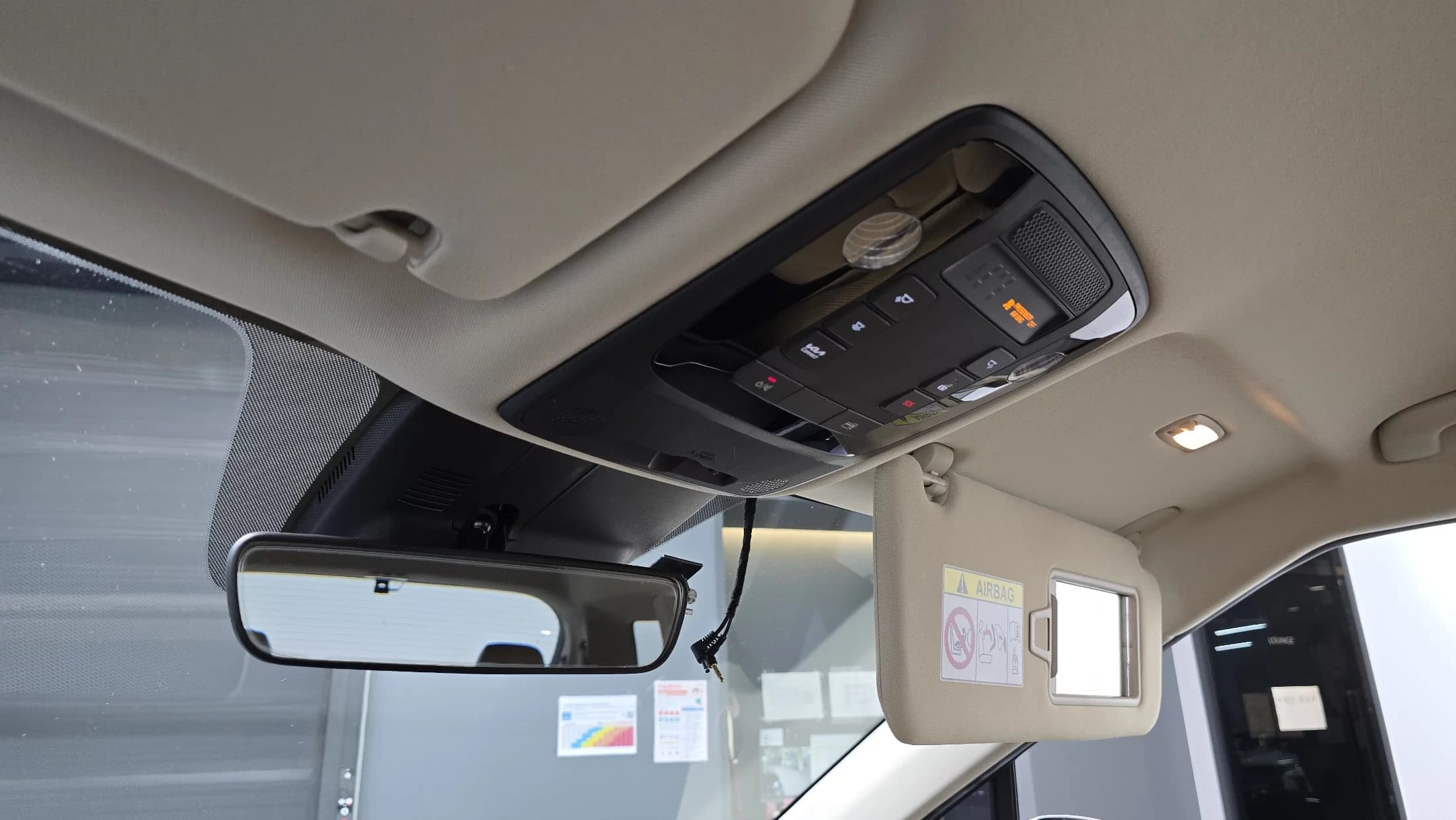 Kia Carnival 9-Seater Prestige, 2021 г. 121782 км. — фото 19