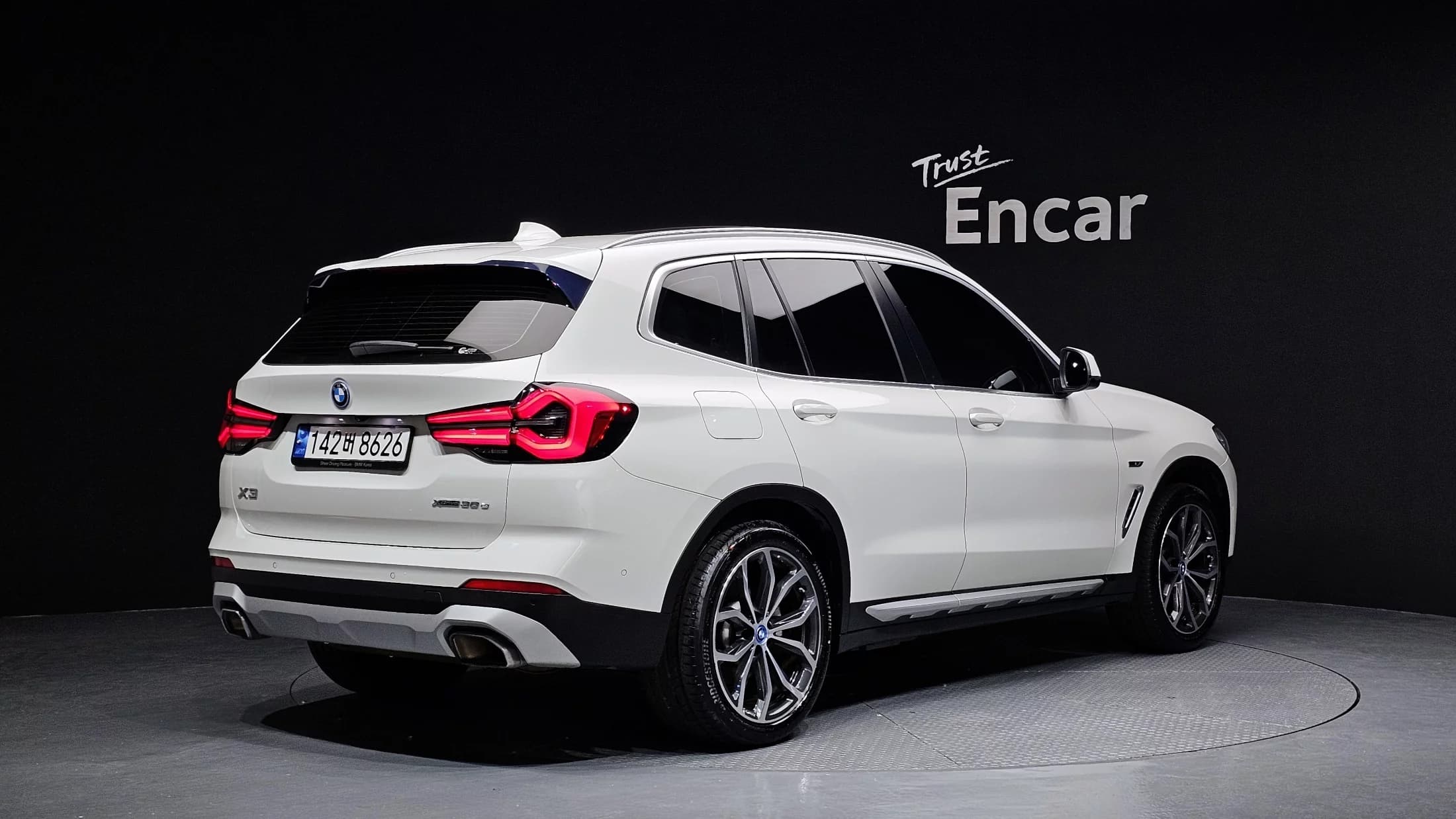 BMW X3 xDrive 30e, гибрид, 2021 г. 61553 км. — фото 2