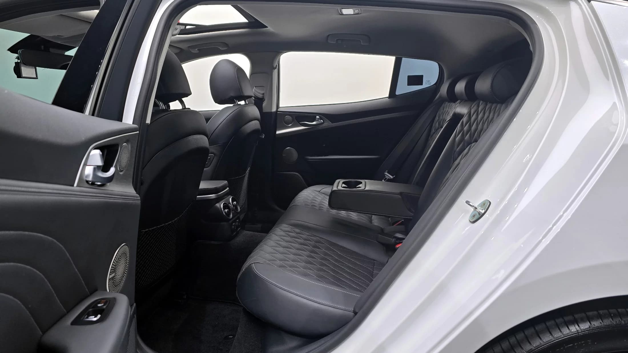 Kia Stinger 2.5 AWD Masters, 2021 г. 49871 км. — фото 18