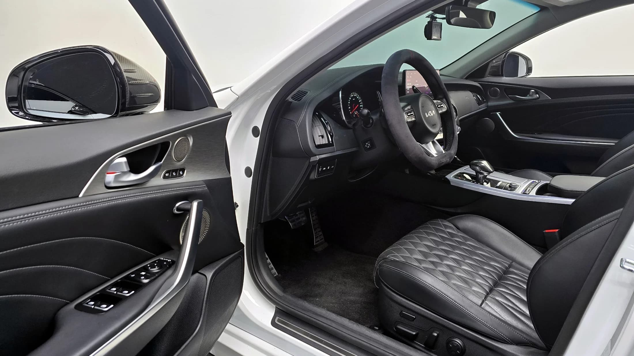 Kia Stinger 2.5 AWD Masters, 2021 г. 49871 км. — фото 10