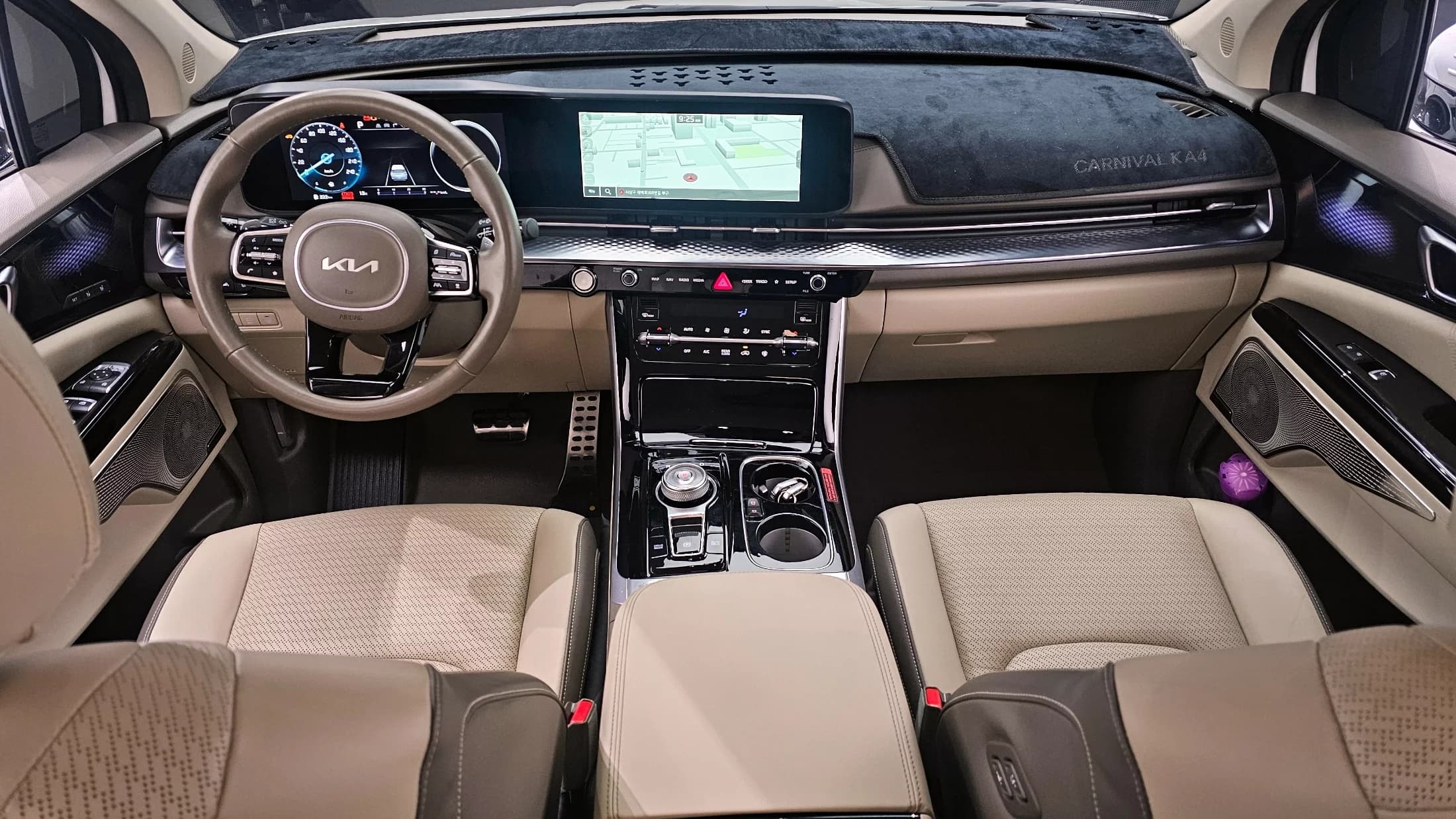 Kia Carnival 7-Seater Hi-Limousine Signature, 2023 г. 57275 км. — фото 7