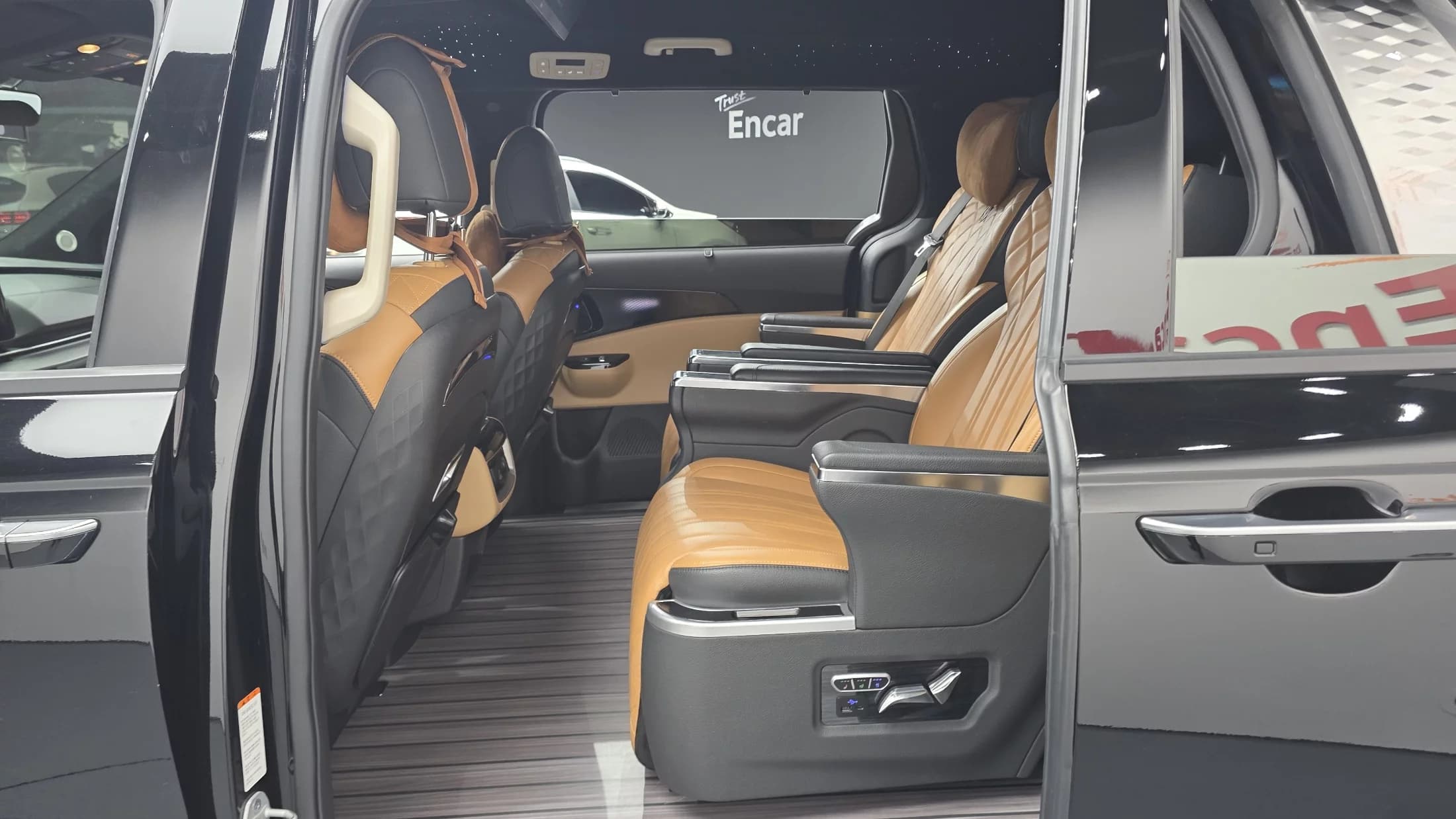 Kia Carnival Gasoline 9-seater Limousine(Special vehicle), 2022 г. 14038 км. — фото 18