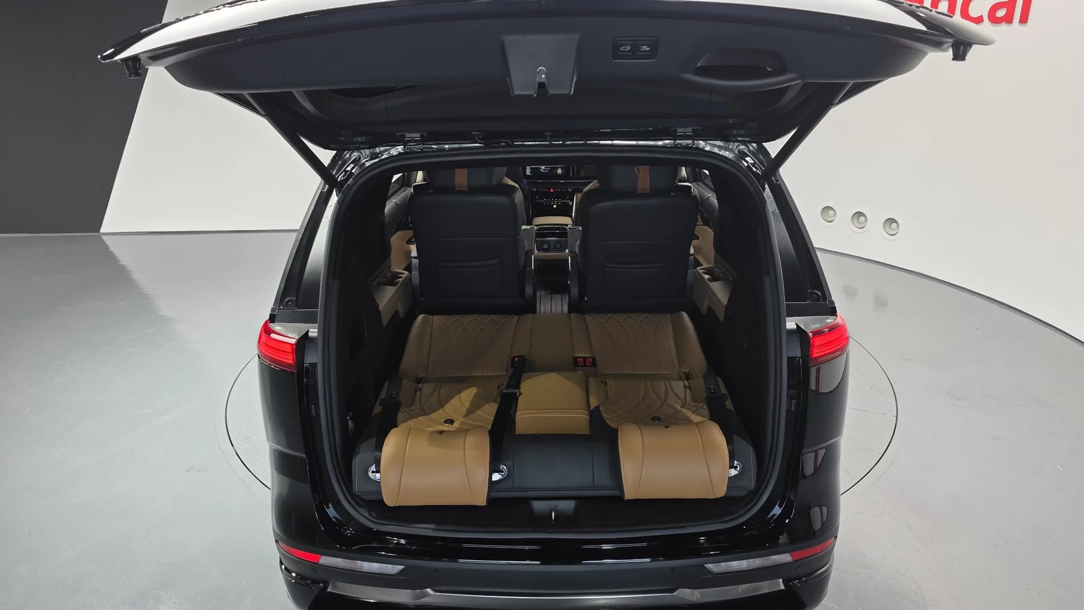 Kia Carnival Gasoline 9-seater Limousine(Special vehicle), 2022 г. 14038 км. — фото 19