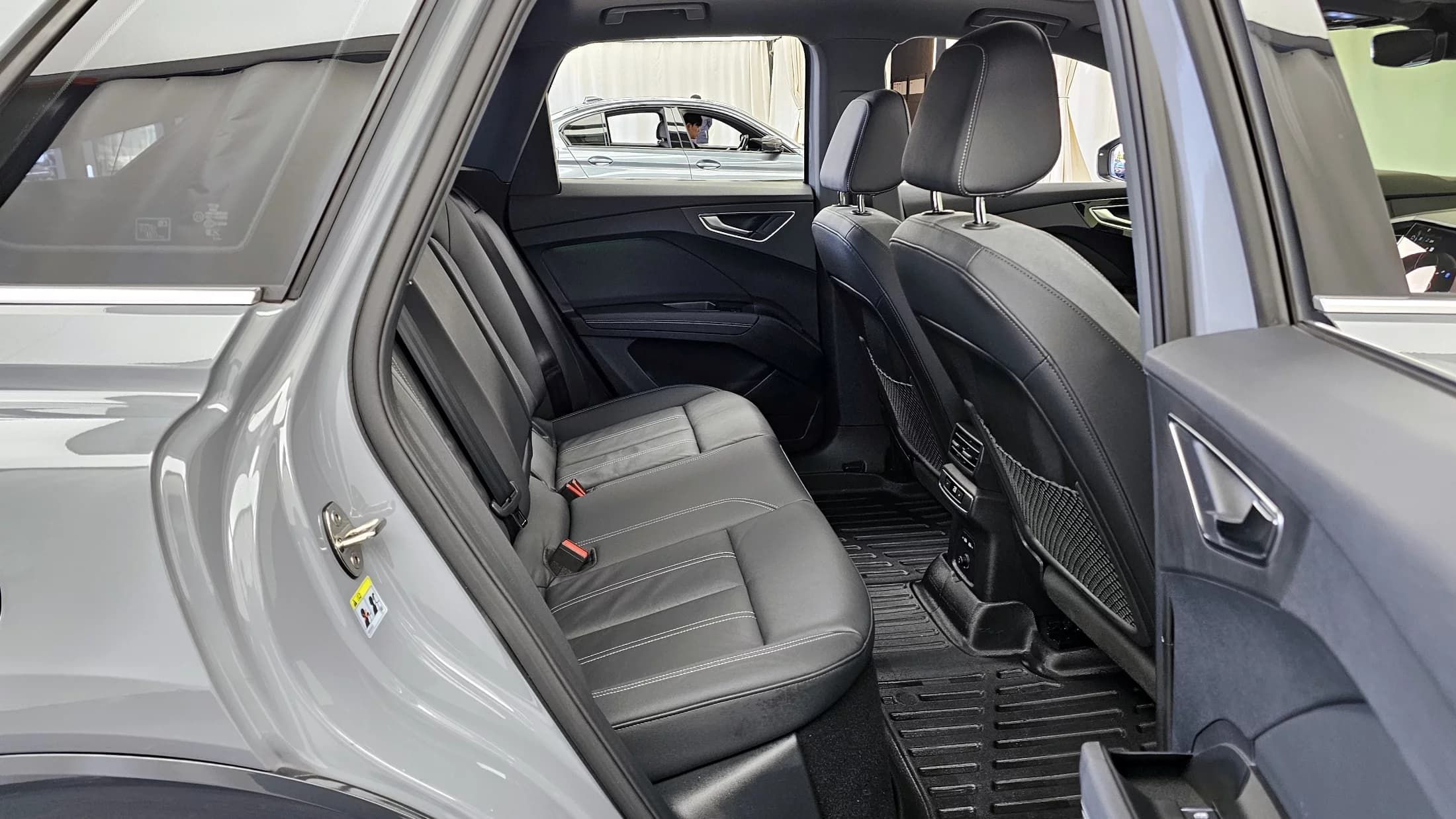 Audi Q4 e-tron 40 Premium, электромобиль, 2023 г. 33343 км. — фото 12