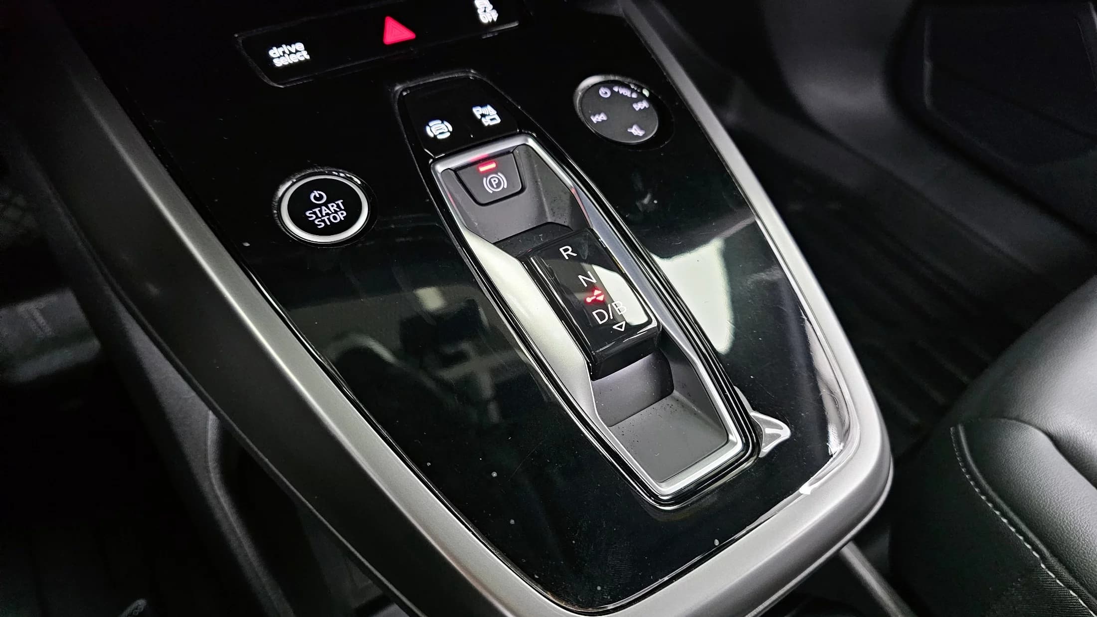 Audi Q4 e-tron 40 Premium, электромобиль, 2023 г. 33343 км. — фото 9