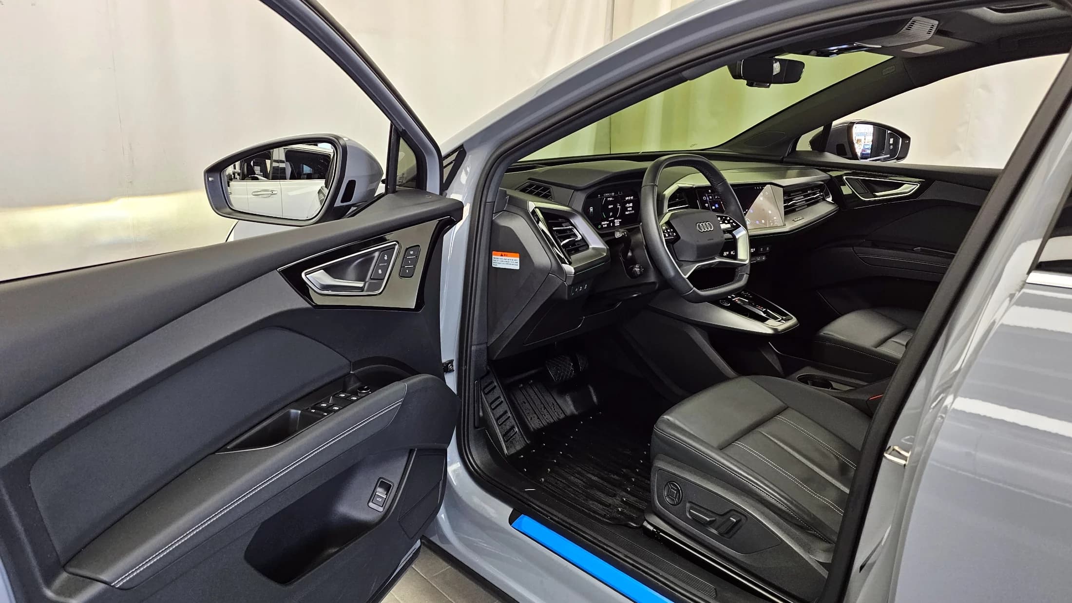 Audi Q4 e-tron 40 Premium, электромобиль, 2023 г. 33343 км. — фото 10