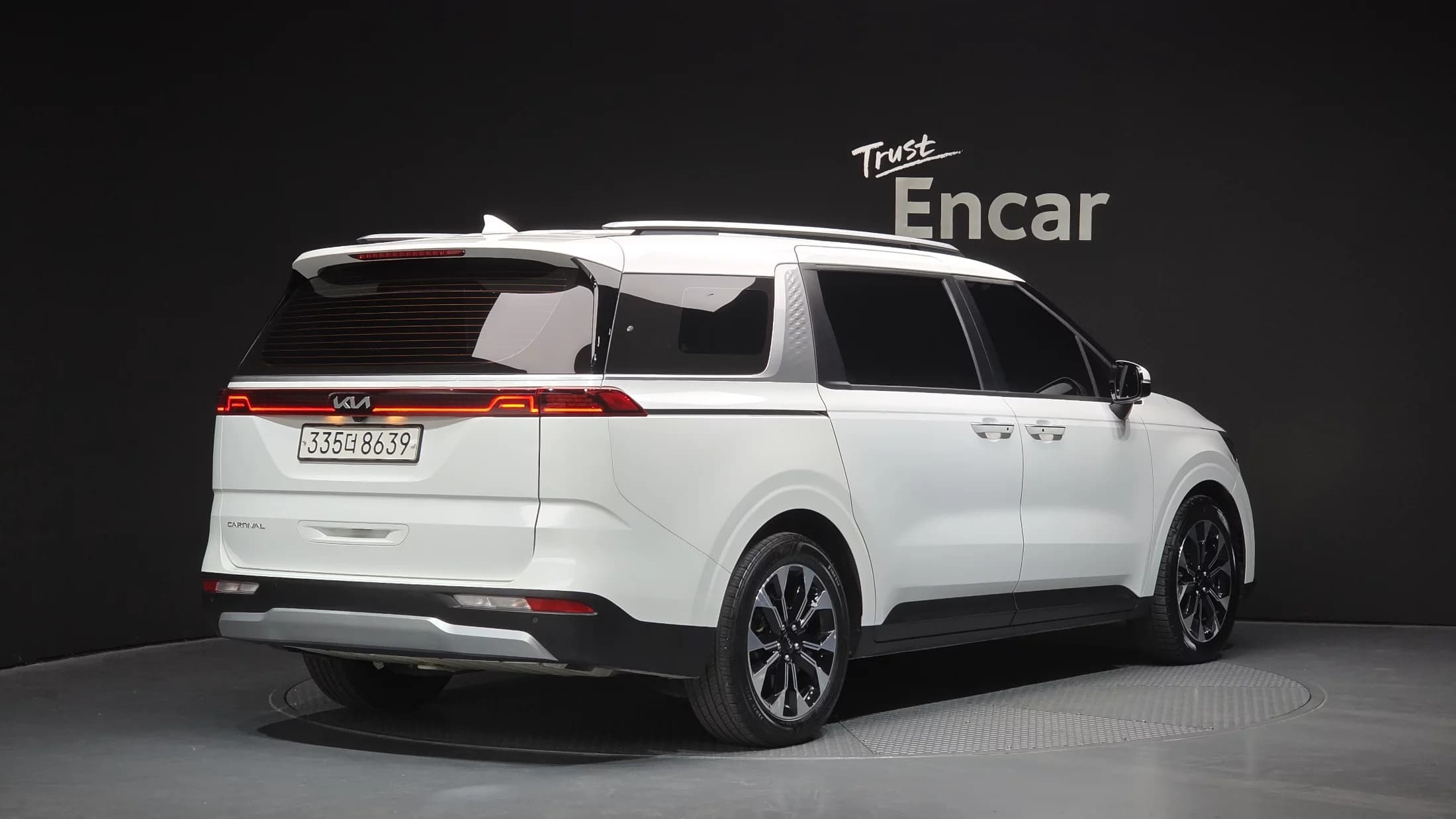 Kia Carnival 9-Seater Prestige, 2021 г. 90939 км. — фото 2