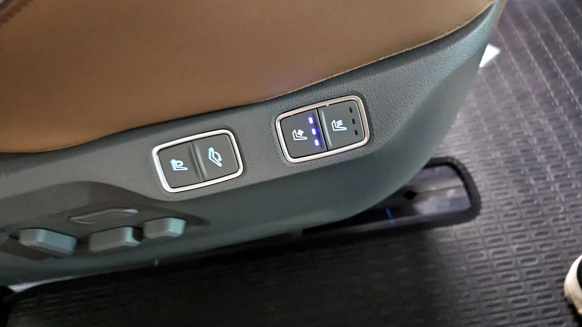 Hyundai Staria 4WD Lounge 7-Seater Inspiration, 2023 г. 4672 км. — фото 18