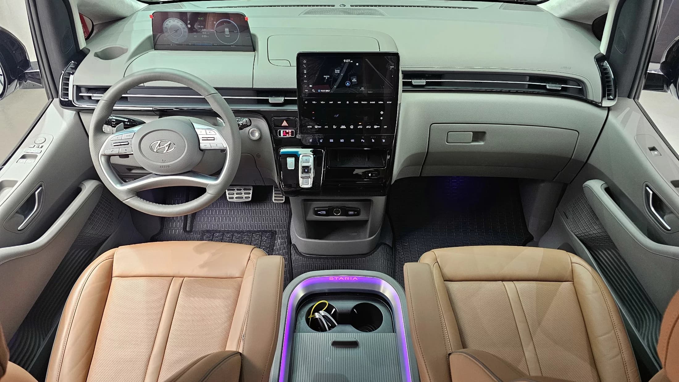 Hyundai Staria 4WD Lounge 7-Seater Inspiration, 2023 г. 4672 км. — фото 7