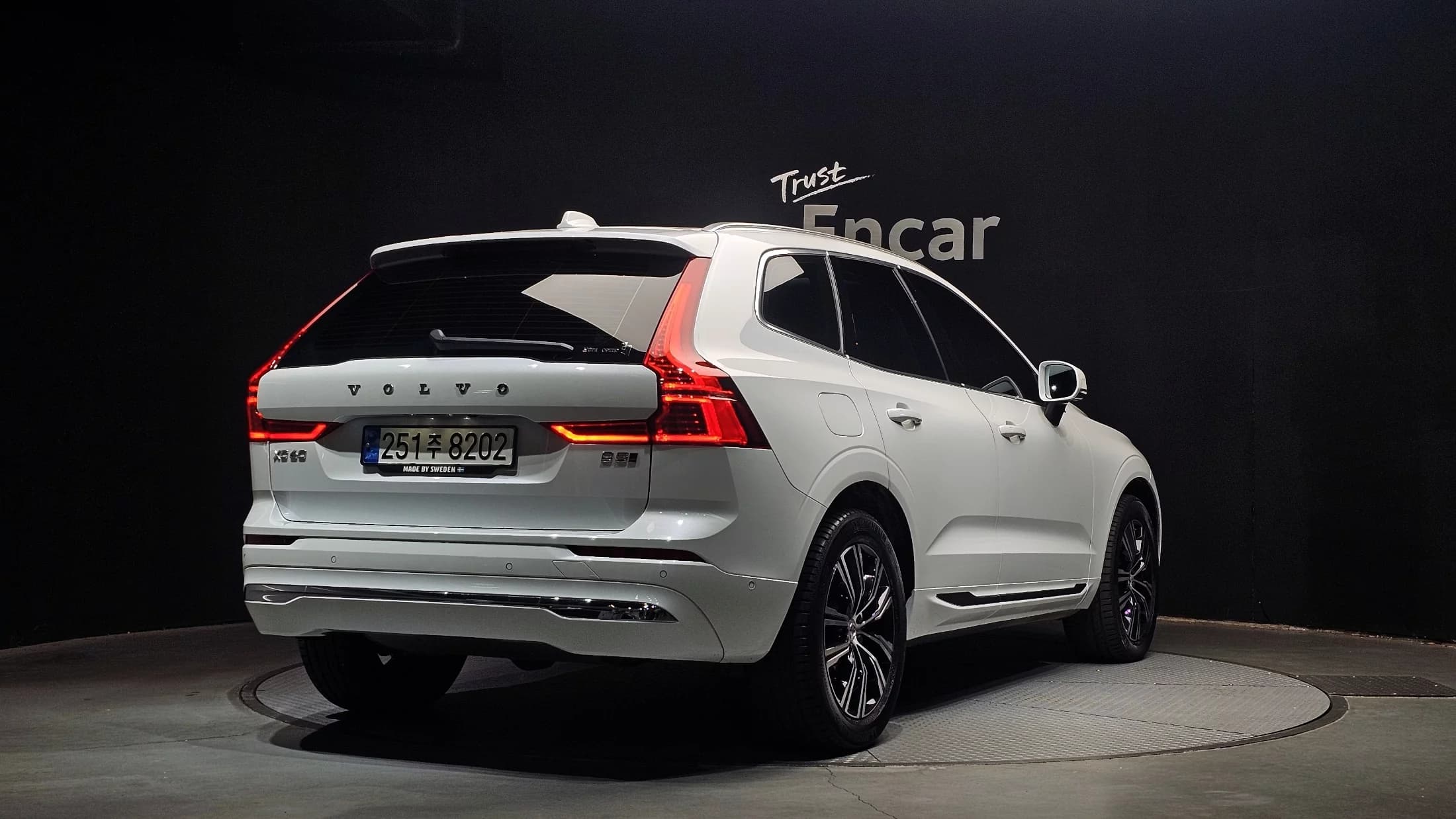 Volvo XC60 B5 Inscription, 2021 г. 21663 км. — фото 2