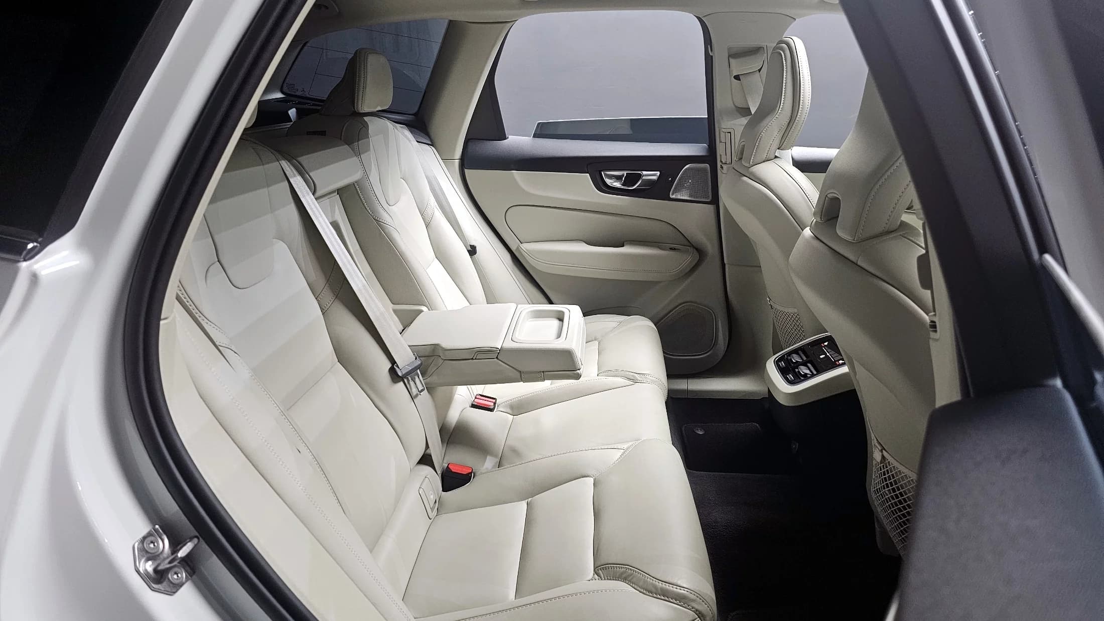 Volvo XC60 B5 Inscription, 2021 г. 21663 км. — фото 13