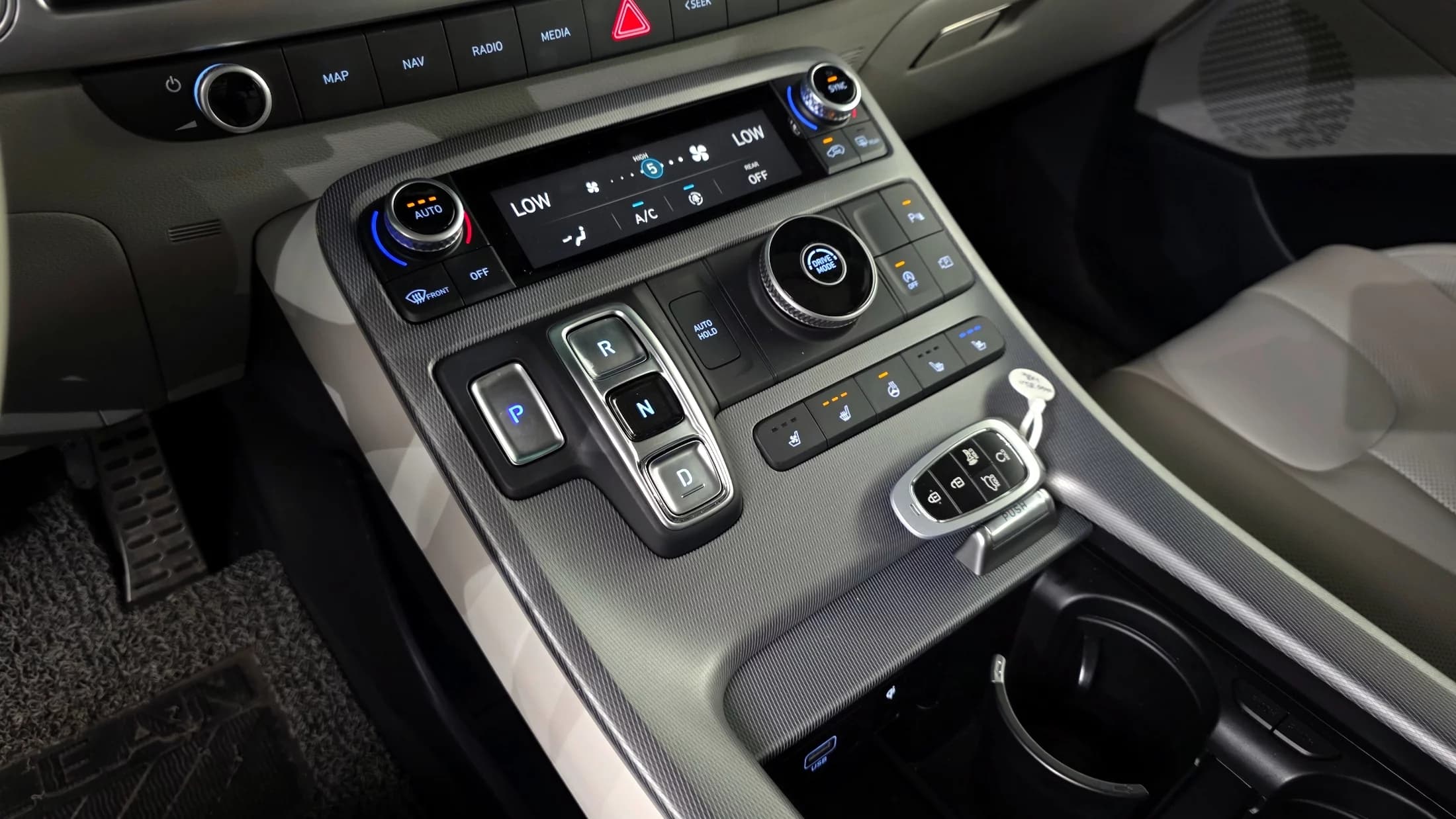 Hyundai Palisade Diesel 2.2 2WD Prestige, 2023 г. 26184 км. — фото 9