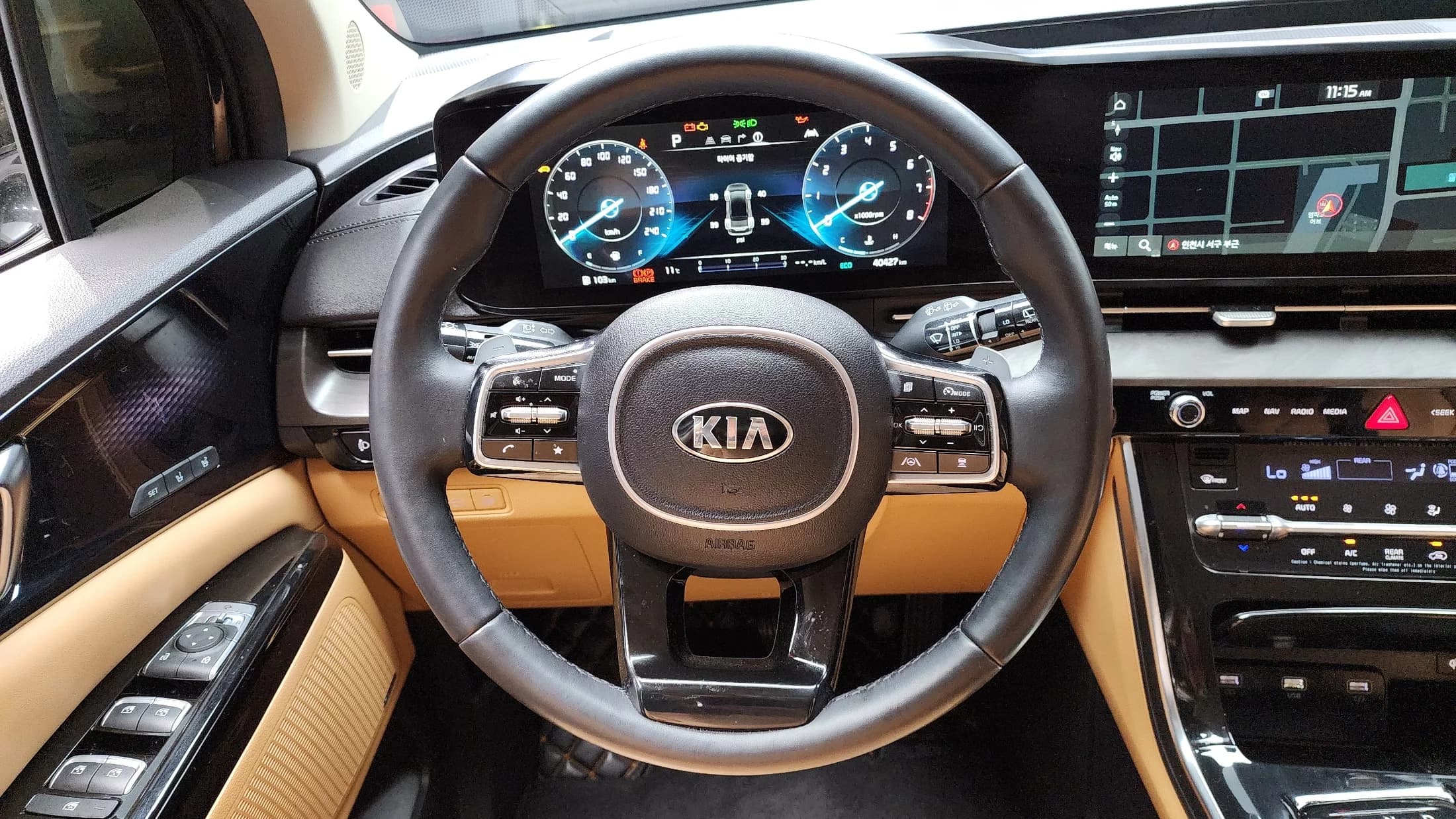 Kia Carnival Gasoline 9-Seater Signature, 2021 г. 40472 км. — фото 13