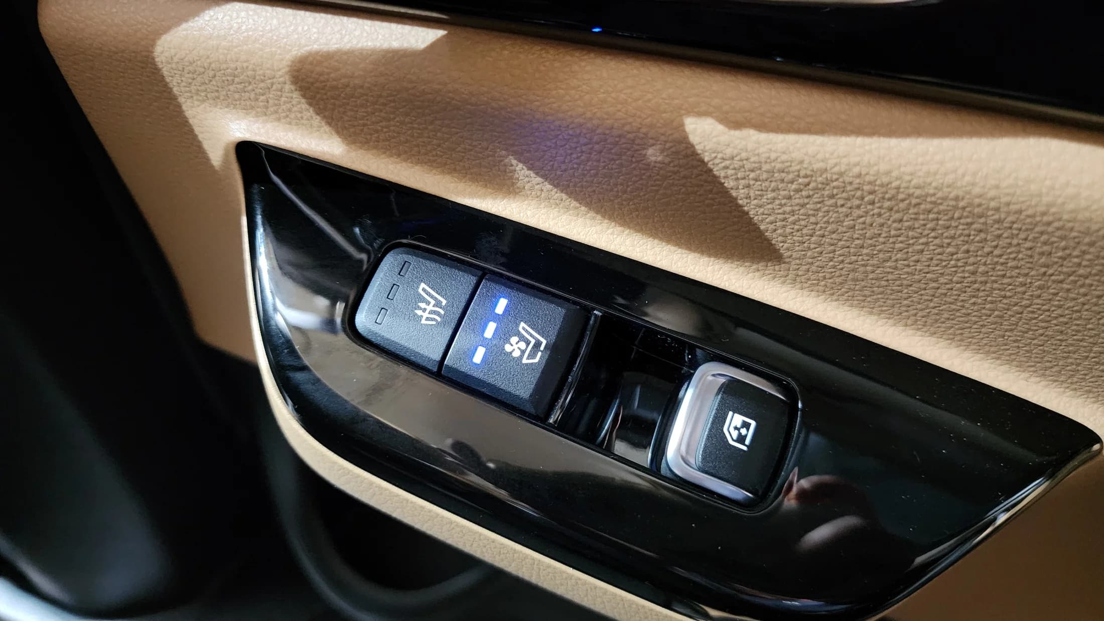 Kia Carnival Gasoline 9-Seater Signature, 2021 г. 40472 км. — фото 18
