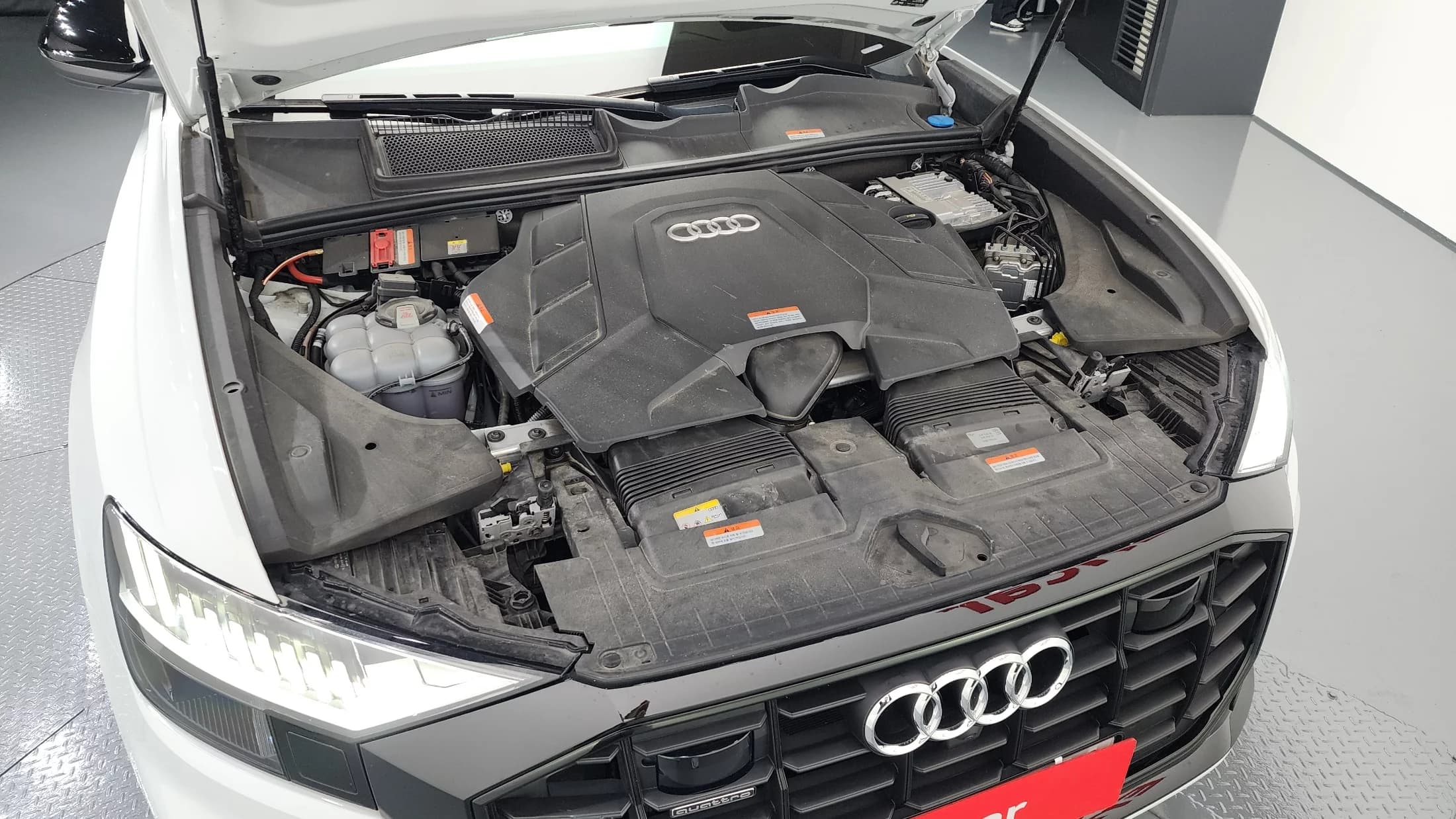 Audi Q8 55 TFSI Quattro Premium, 2023 г. 41135 км. — фото 6