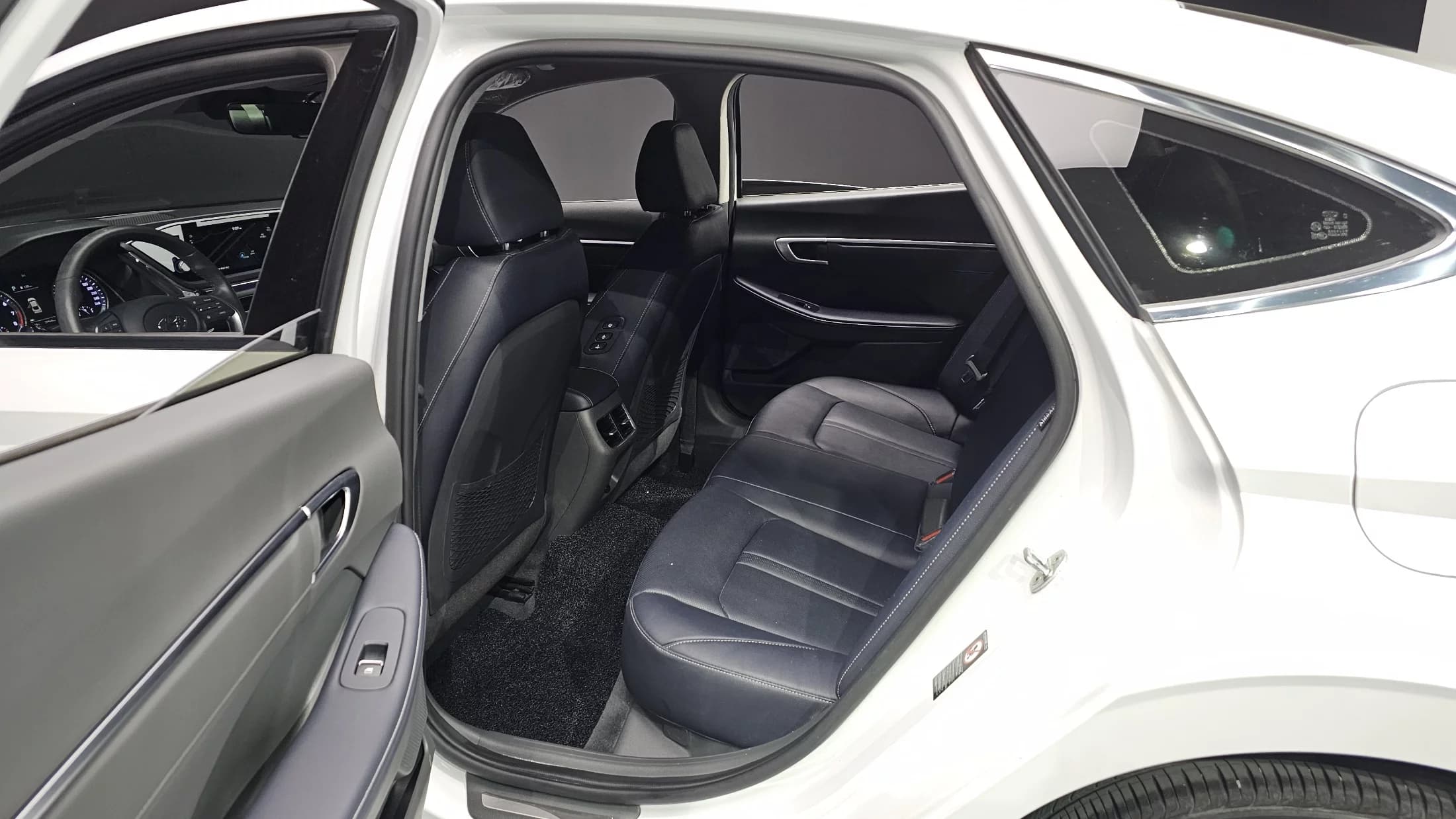 Hyundai Sonata 2.0 Premium Plus, 2022 г. 39496 км. — фото 11