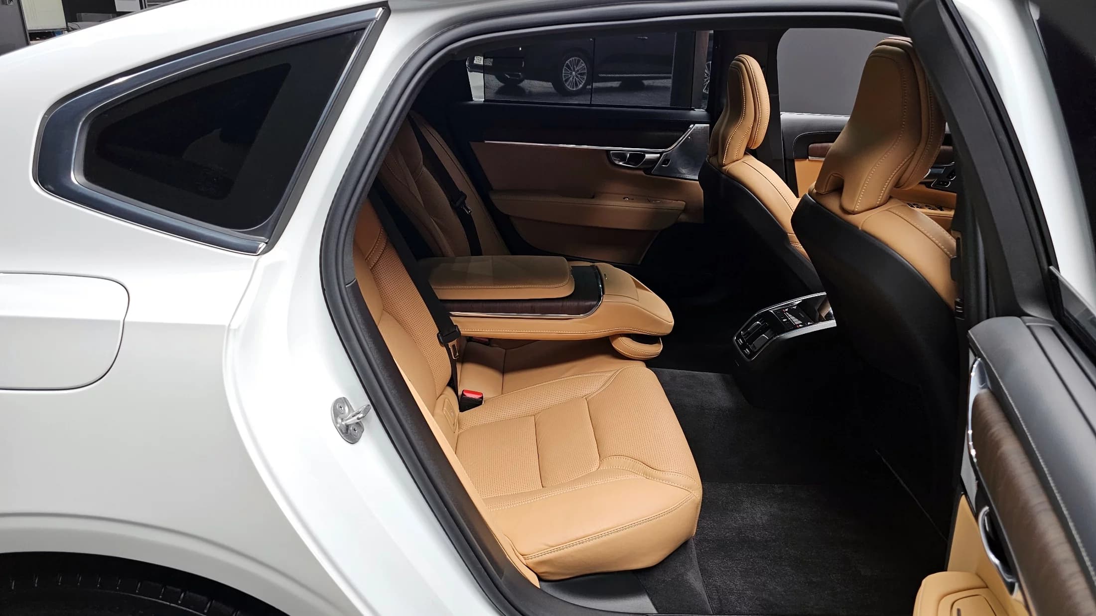 Volvo S90 B5 Ultimate Bright, 2023 г. 26180 км. — фото 21