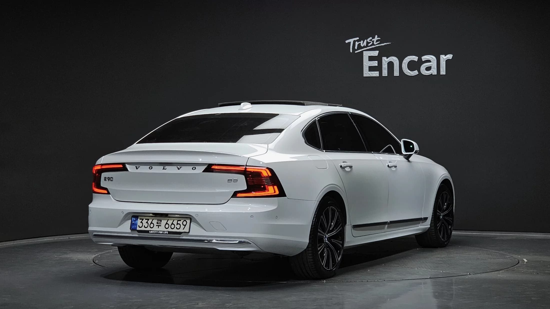 Volvo S90 B5 Ultimate Bright, 2023 г. 26180 км. — фото 4