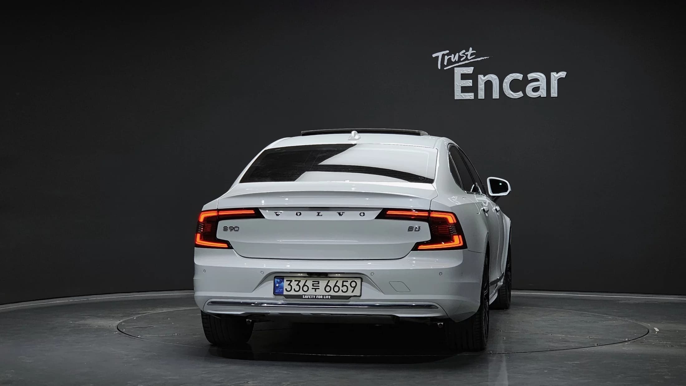 Volvo S90 B5 Ultimate Bright, 2023 г. 26180 км. — фото 8