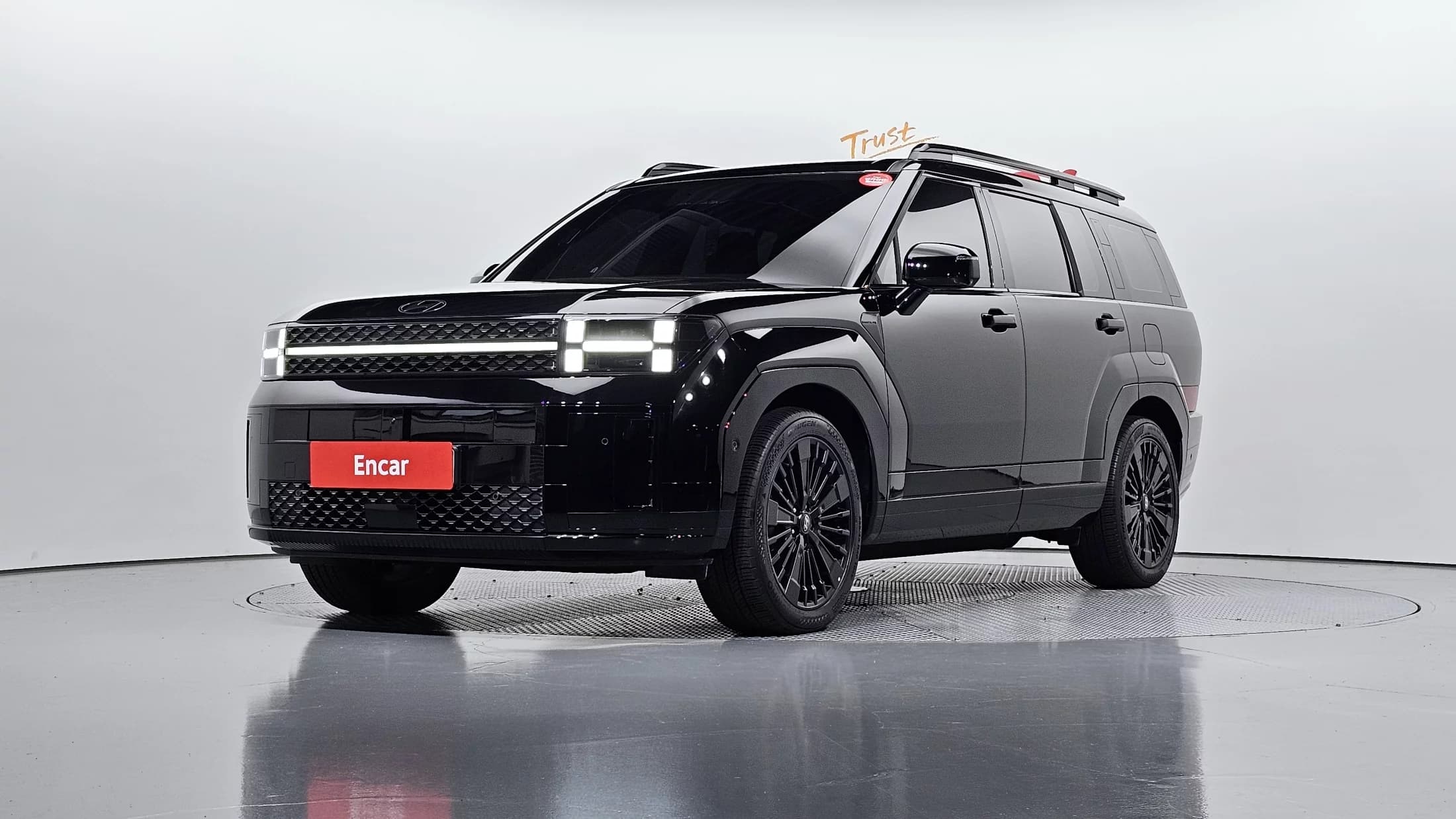 Hyundai Santa Fe HEV 1.6 4WD Calligraphy, гибрид, 2023 г. 22371 км.