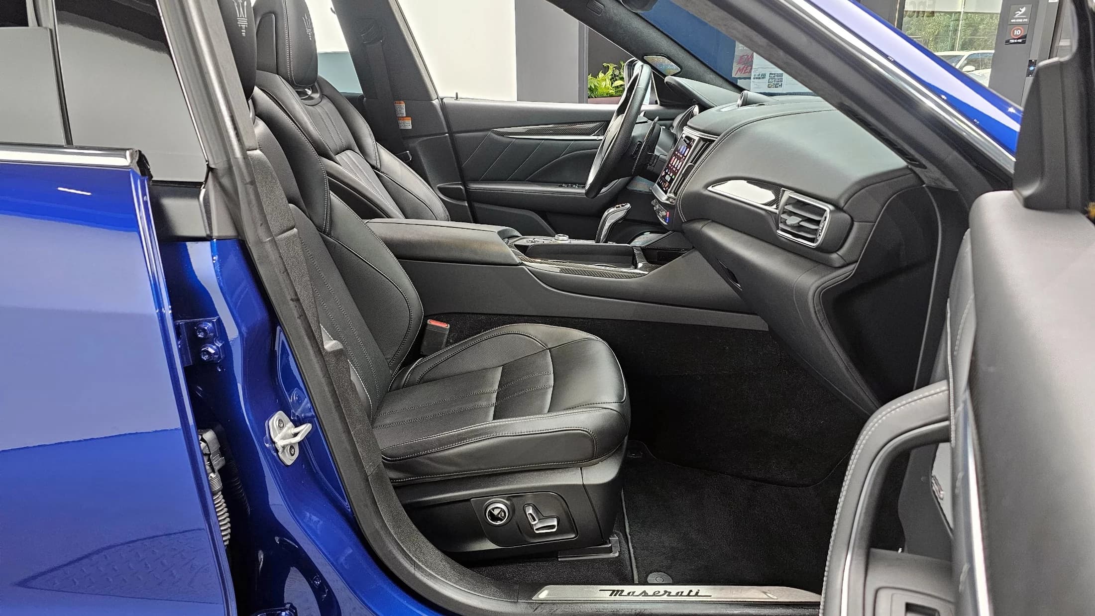 Maserati LEVANTE 3.0 AWD Modena, 2022 г. 28012 км. — фото 11