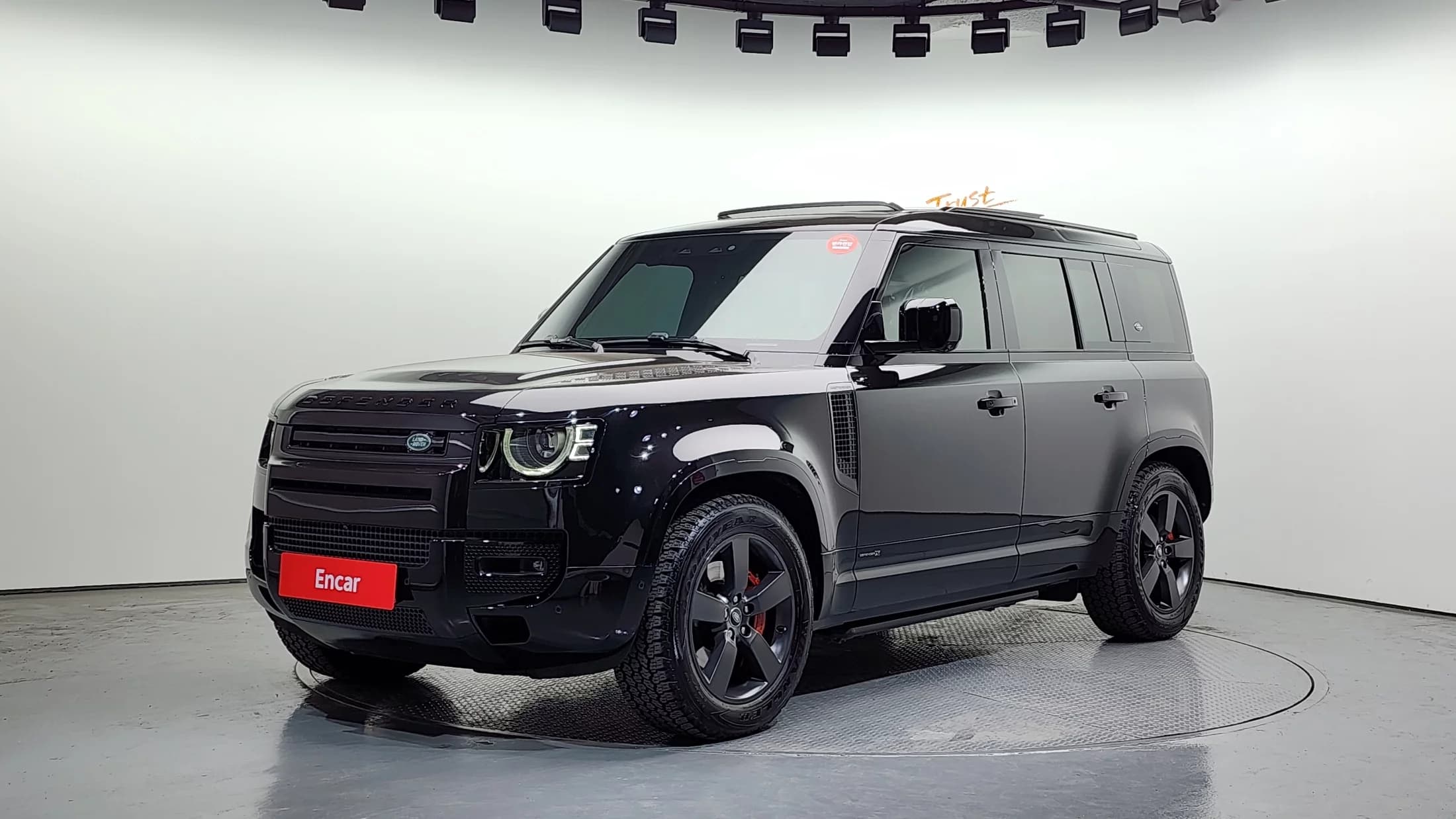 Land Rover DEFENDER 110 P400 X, 2023 г. 27917 км.