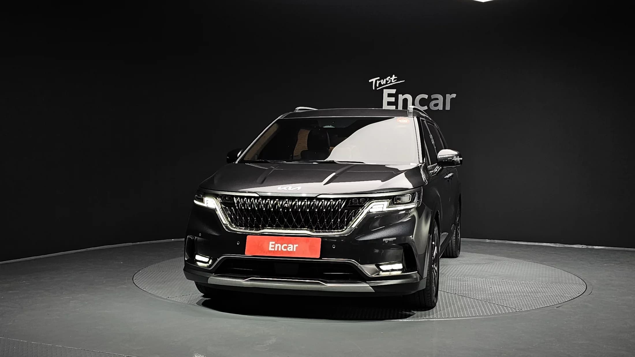 Kia Carnival 9-Seater Signature, 2023 г. 33711 км. — фото 3